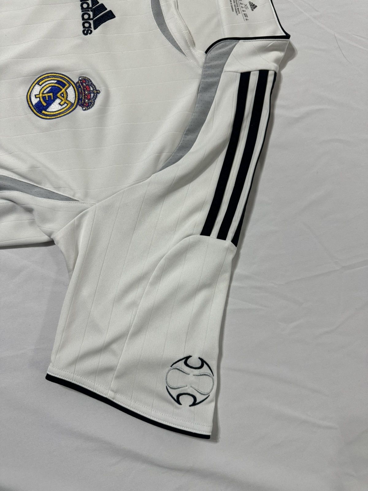 Adidas REAL MADRID TEAMGEIST JERSEY Size US XS / EU 42 / 0 - 4 Thumbnail