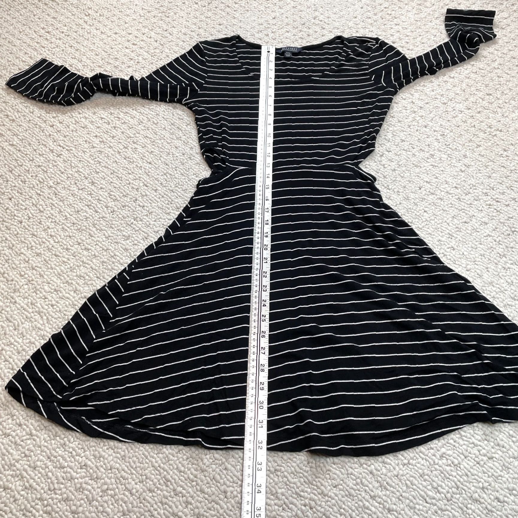American Eagle Outfitters American Eagle Black Striped Long Sleeve Fit and Flare Medium Soft & Sexy Size M / US 6-8 / IT 42-44 - 3 Thumbnail