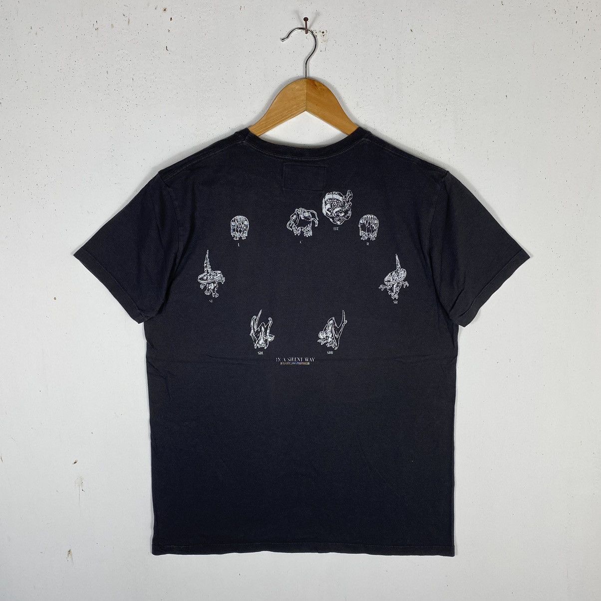 Anime JOJO'S BIZARRE ADVENTURE STEEL BALL RUN SANDMAN ANIME TEE Size US M / EU 48-50 / 2 - 4 Thumbnail