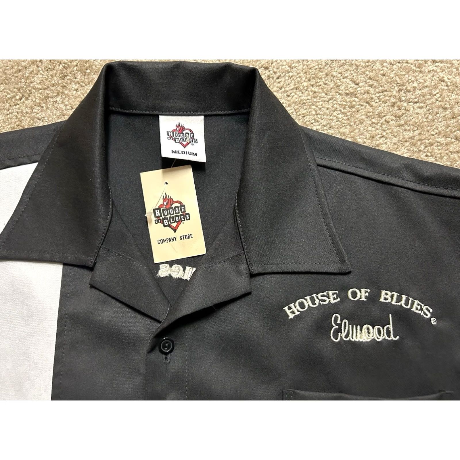 Vintage VINTAGE House of Blues Button-Up Shirt Mens M Black Short Sleeve Embroidered Pockets Solid Button-Front Classic Bl ues Brothers Bowling Elwood 90s Size US M / EU 48-50 / 2 - 4 Thumbnail