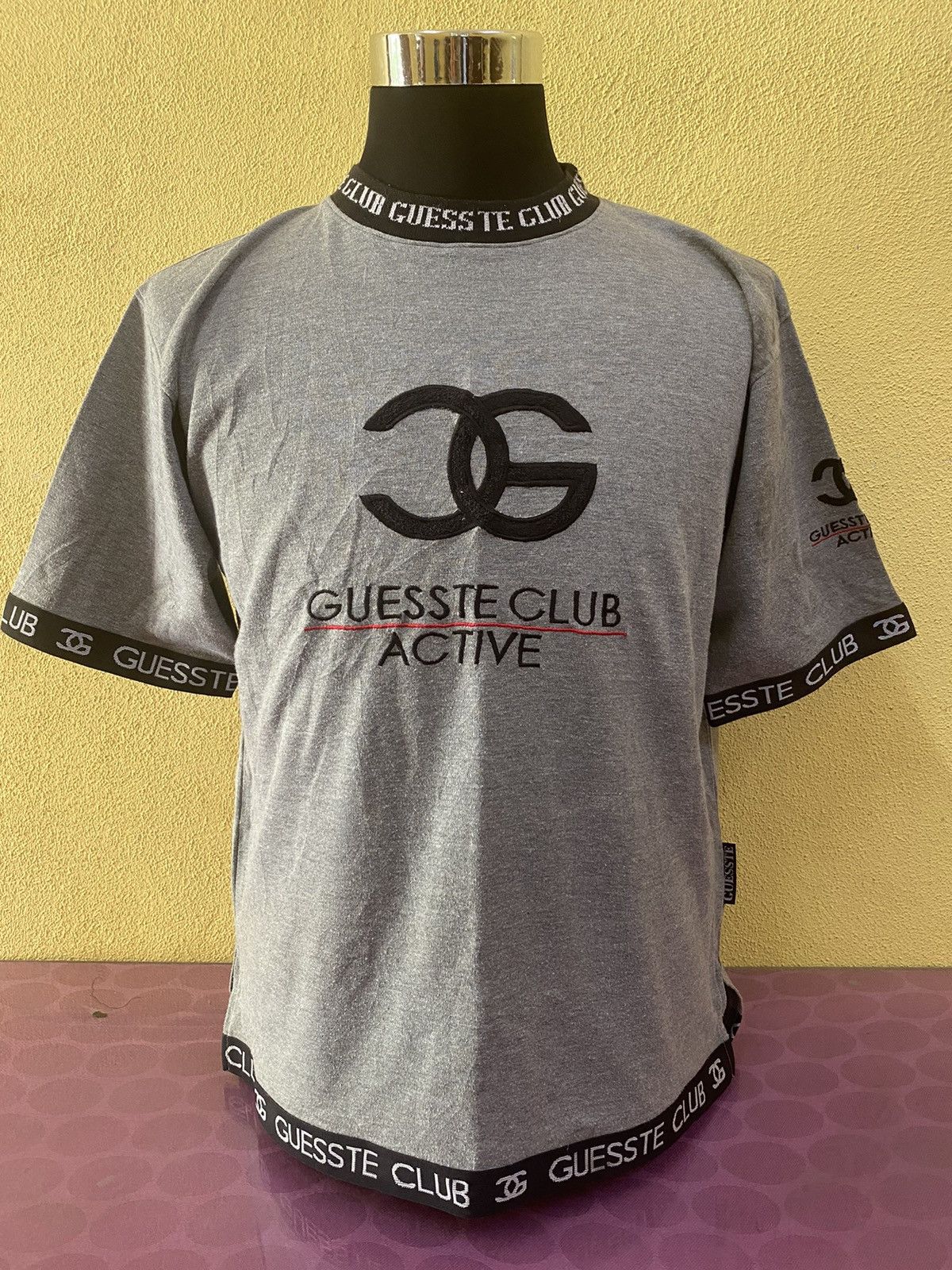 Guess GUESSTE CLUB ACTIVE Size US L / EU 52-54 / 3 - 1 Thumbnail