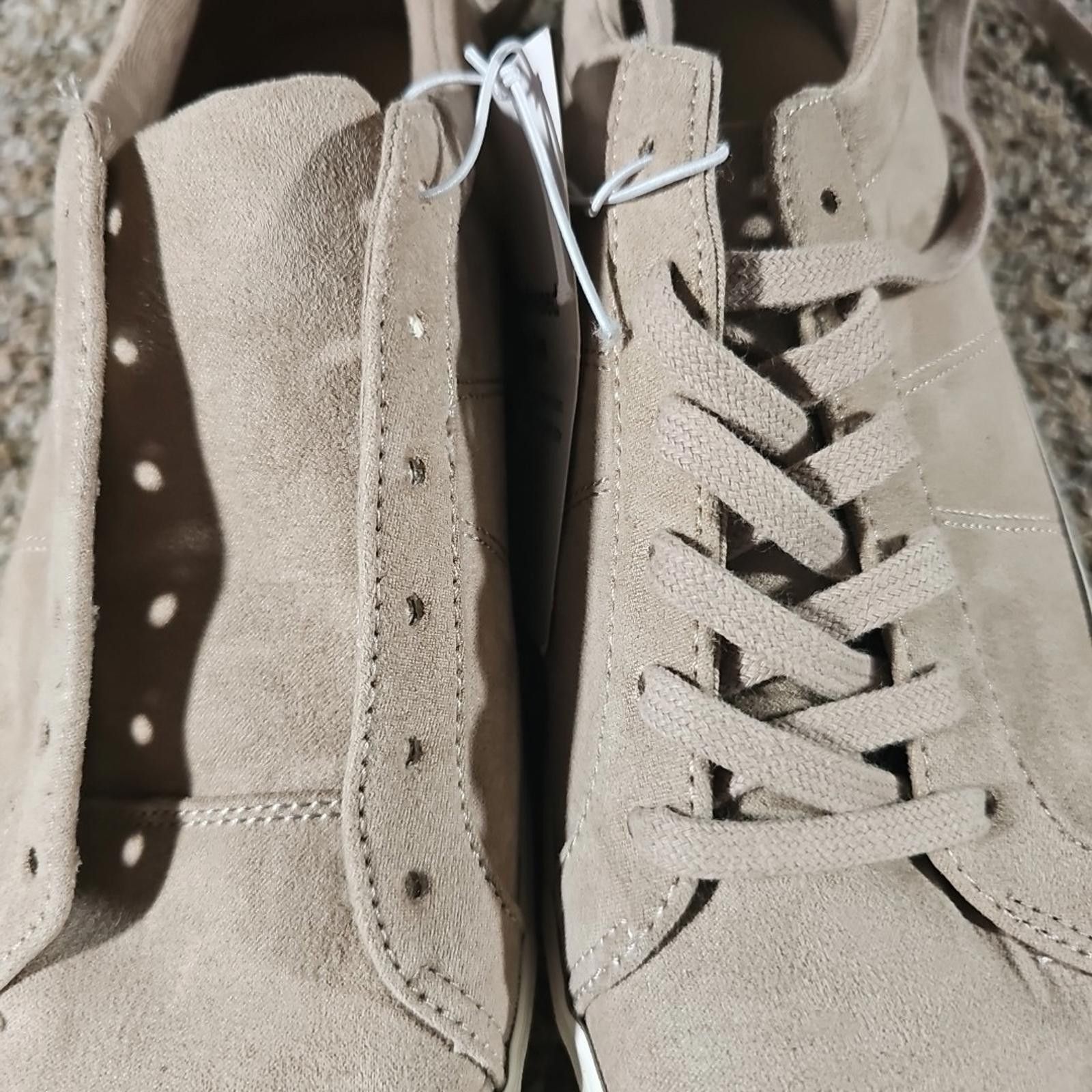 Old Navy Old Navy S393876-04 Light Taupe Court Shoes Sz 10 NWT NWD Size US 10 / IT 40 - 3 Thumbnail
