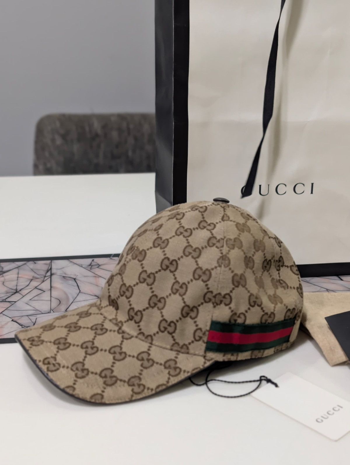Gucci Authentic Gucci GG Canvas Baseball Cap Size ONE SIZE - 1 Thumbnail