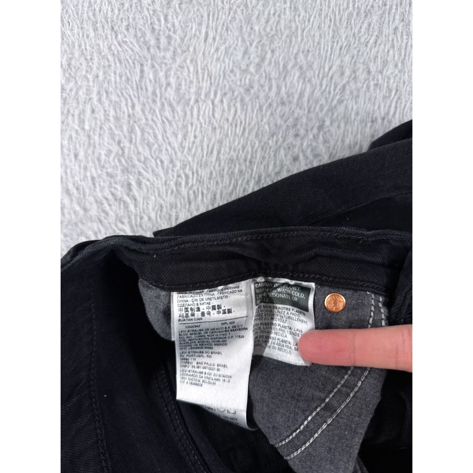 Levi's VINTAGE Levis Premium Jeans Womens 27 Black Denim Tapered Big E Wedgie Button Fly 27x27 Size 27" / US 4 / IT 40 - 7 Thumbnail