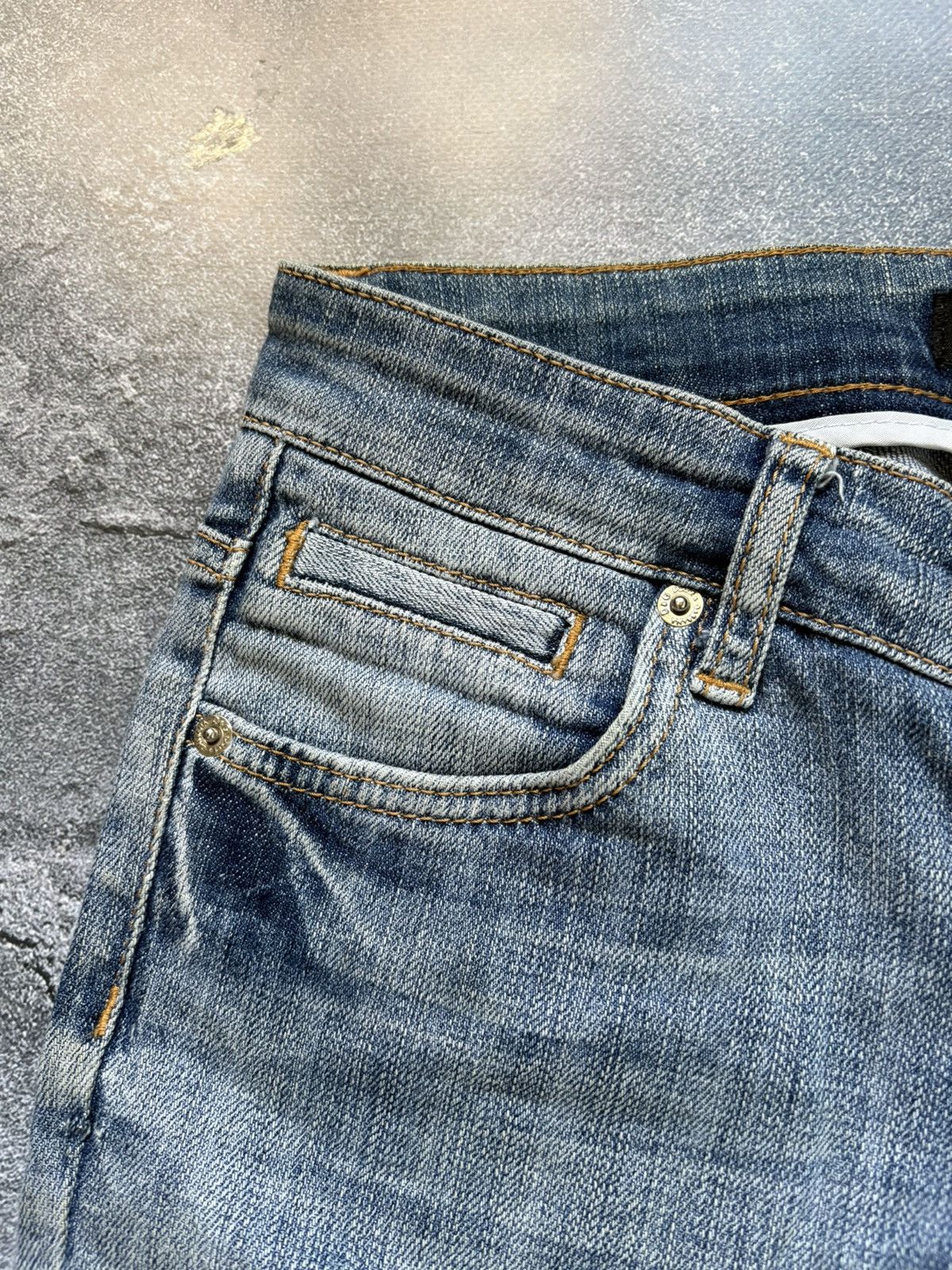 Dolce & Gabbana Vintage Dolce&Gabbana Mickey Mouse Logo Y2K Distressed Jeans Size 27" / US 4 / IT 40 - 9 Thumbnail