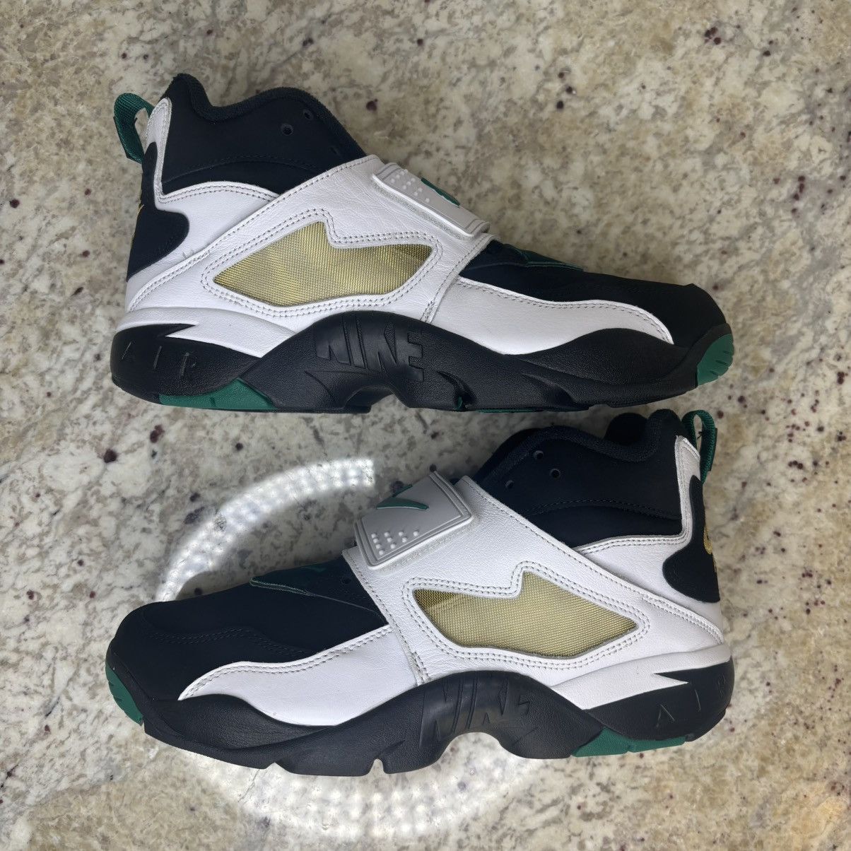 Nike Size 9-Nike Air Diamond Turf 2025 Emerald WORN ONCE WITH BOX Size US 9 / EU 42 - 2 Thumbnail