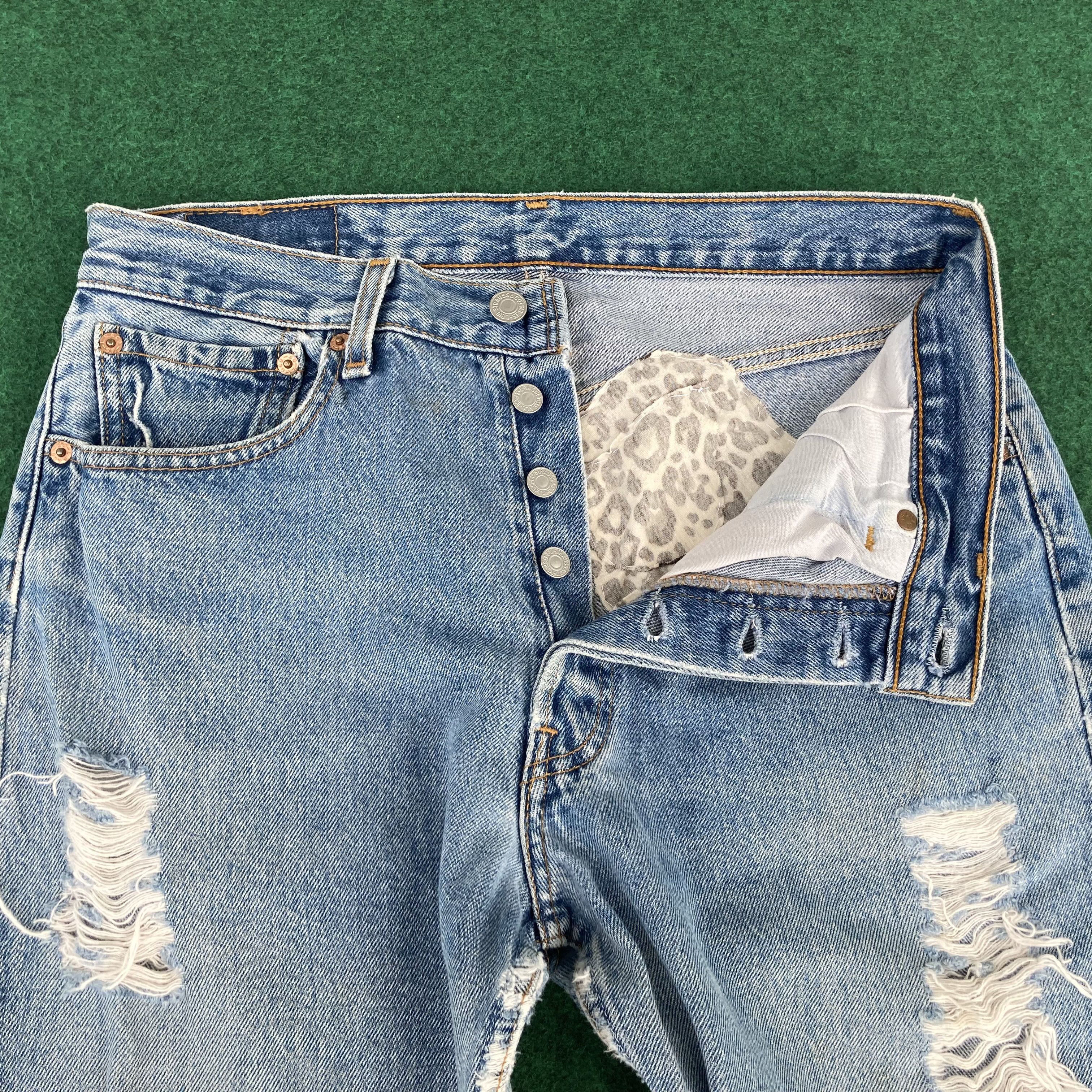 Levi's × Vintage Vtg Levis 501 Distressed Destroy Ripped Women Jeans Size 30" / US 8 / IT 44 - 3 Thumbnail