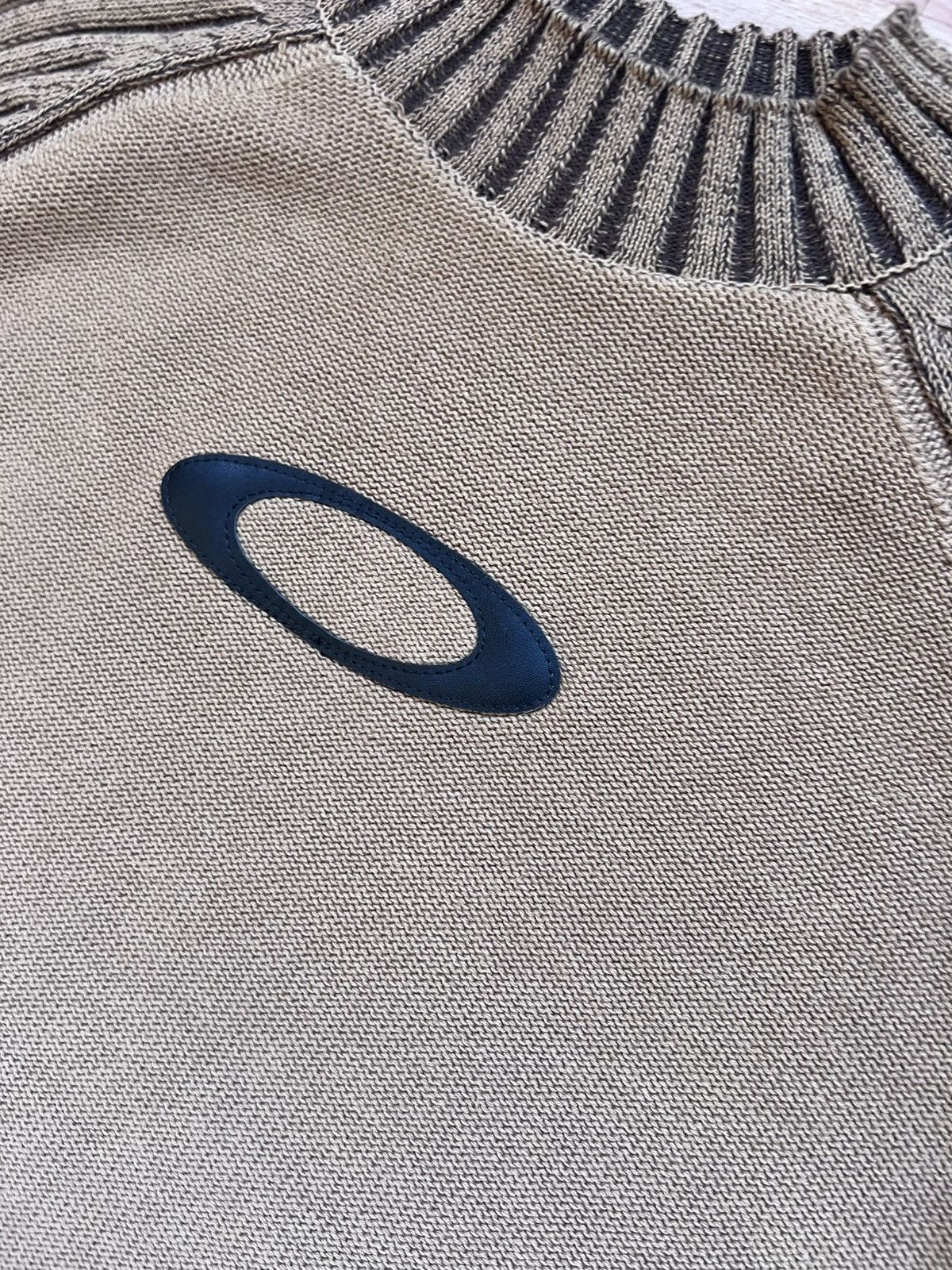 Oakley Vintage Oakley Sweater Big Central Logo Men’s Brown Size M Size US M / EU 48-50 / 2 - 6 Thumbnail