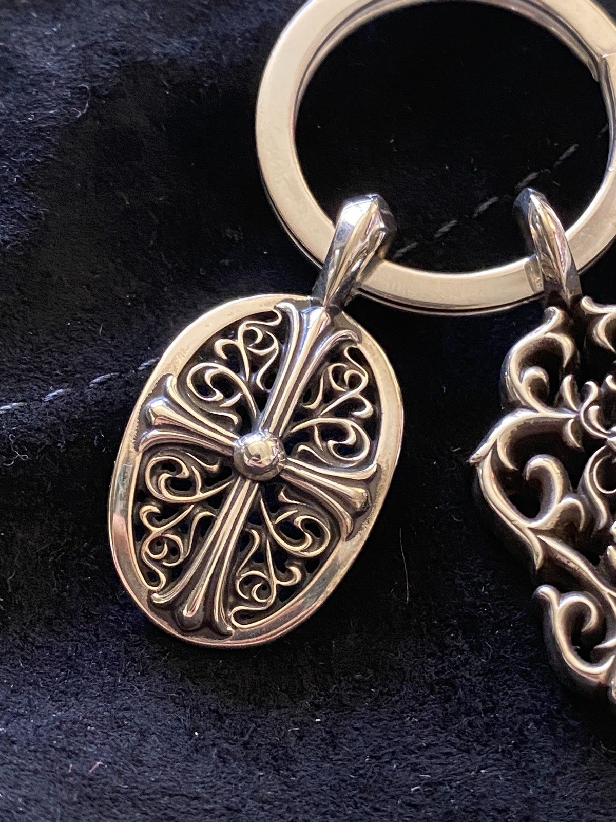 Chrome Hearts Chrome Hearts Oval and Vine Pendant Keychain/Bag Charm Size ONE SIZE - 9 Thumbnail