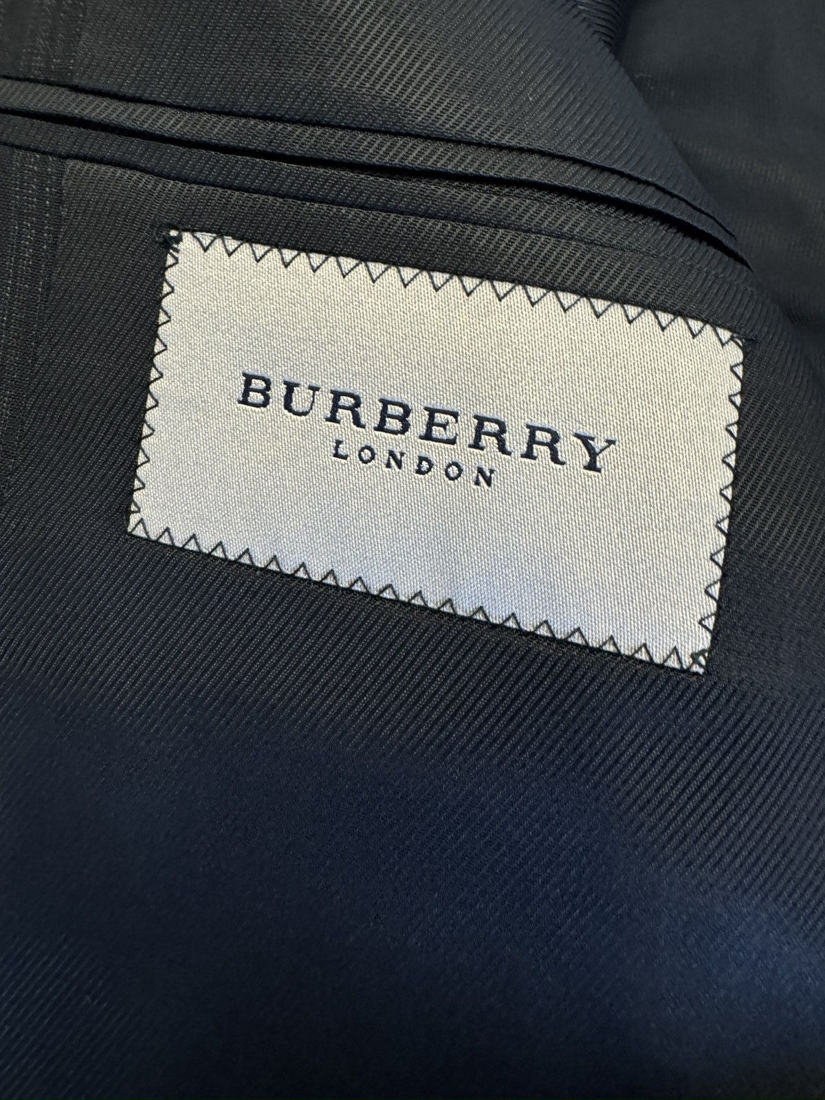 Burberry Burberry London Wool Shadow Stripe Jacket in Navy 40R Size 40R - 7 Thumbnail