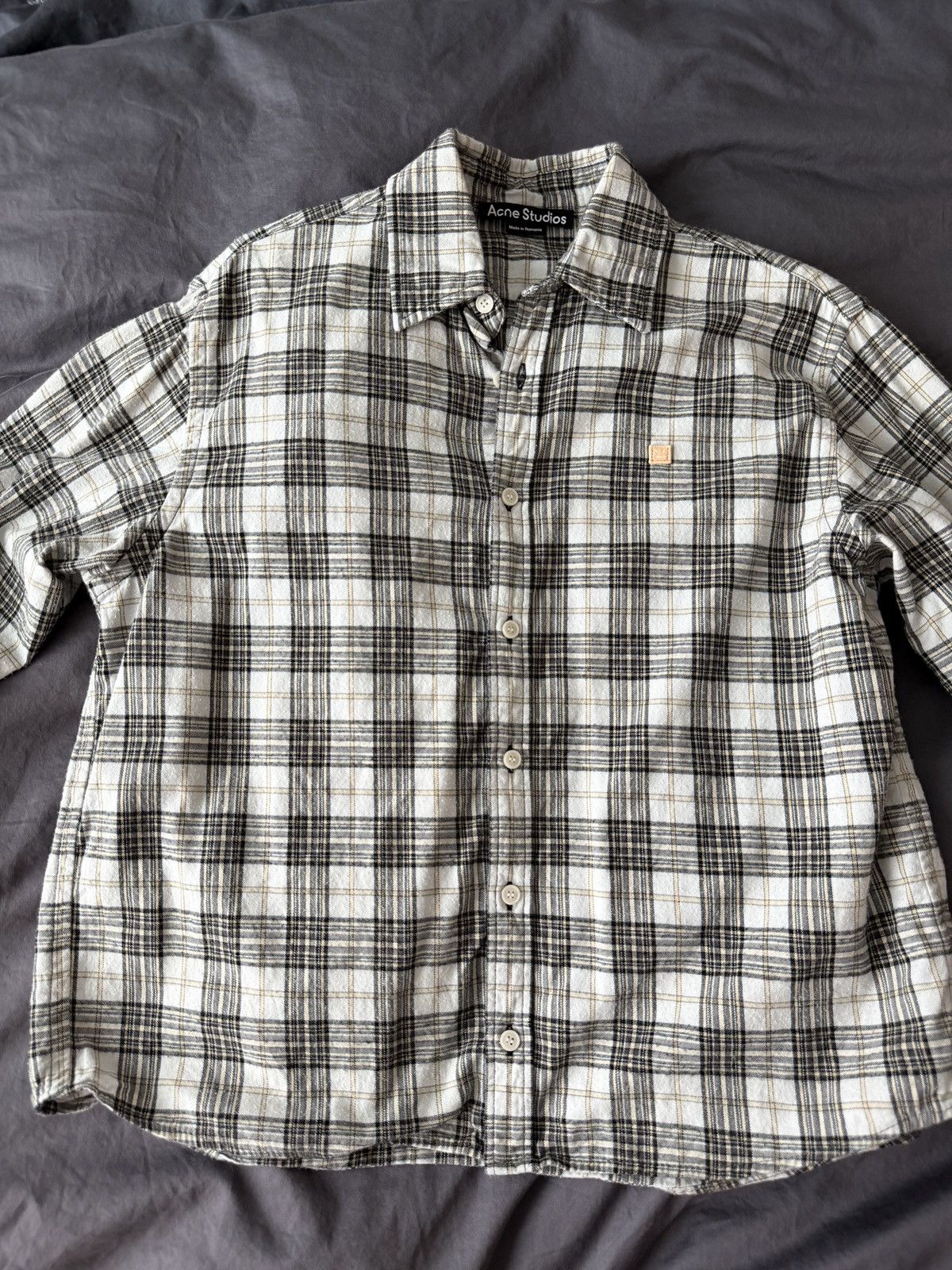 Acne studios flannel (fits like a S/M)