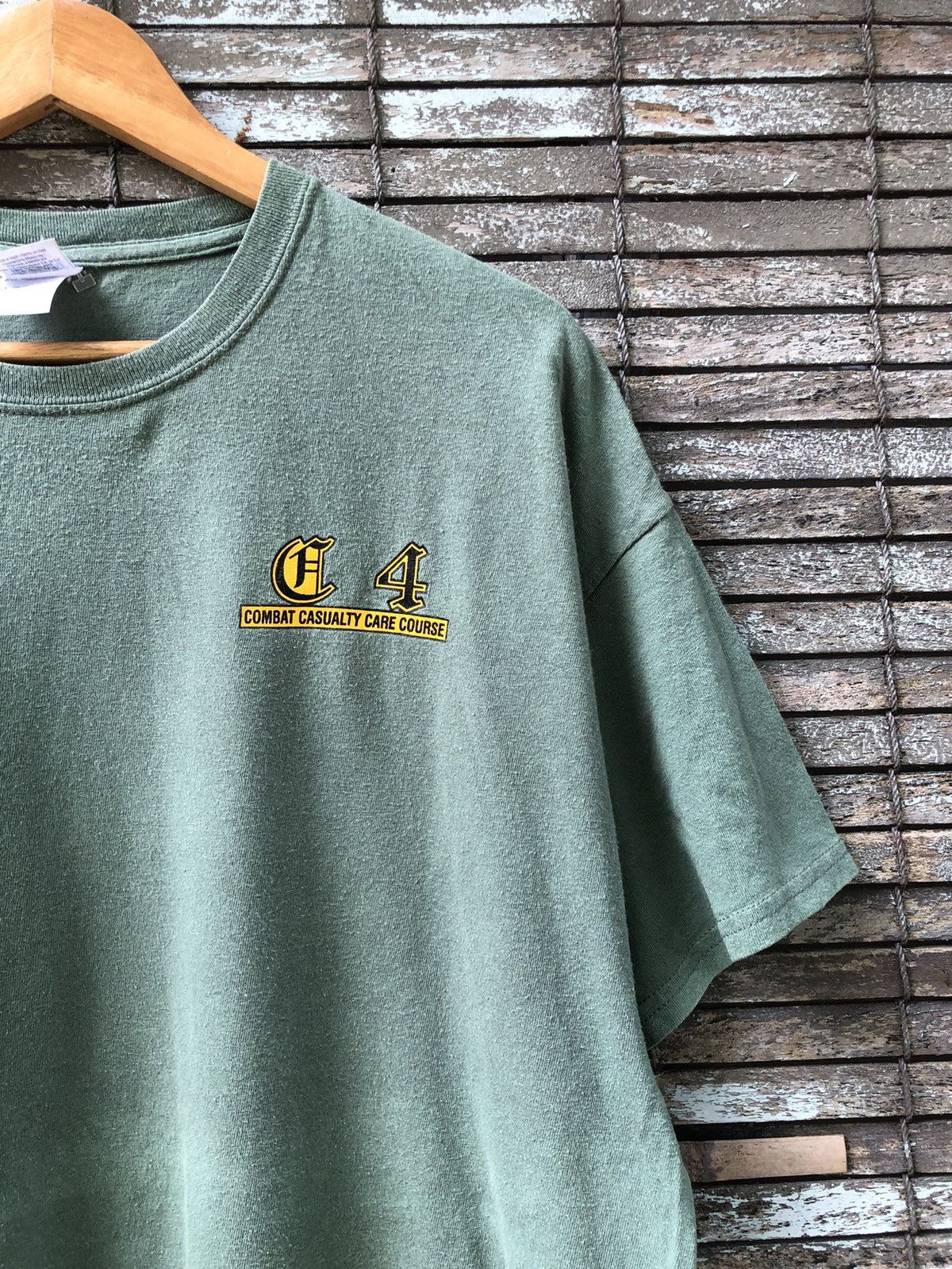 Japanese Brand Vintage Y2K C4 Combat Casualty Care Course Tee Size US XL / EU 56 / 4 - 11 Thumbnail