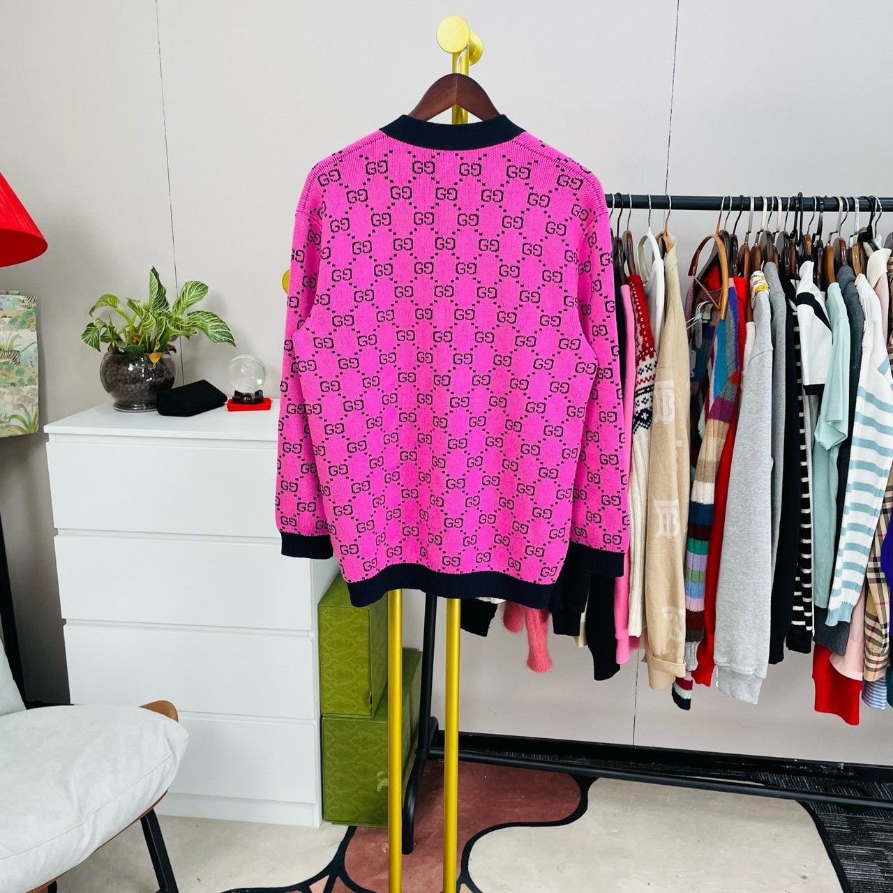 Gucci Pink full-print cardigan sweater 2501-Nextarrow