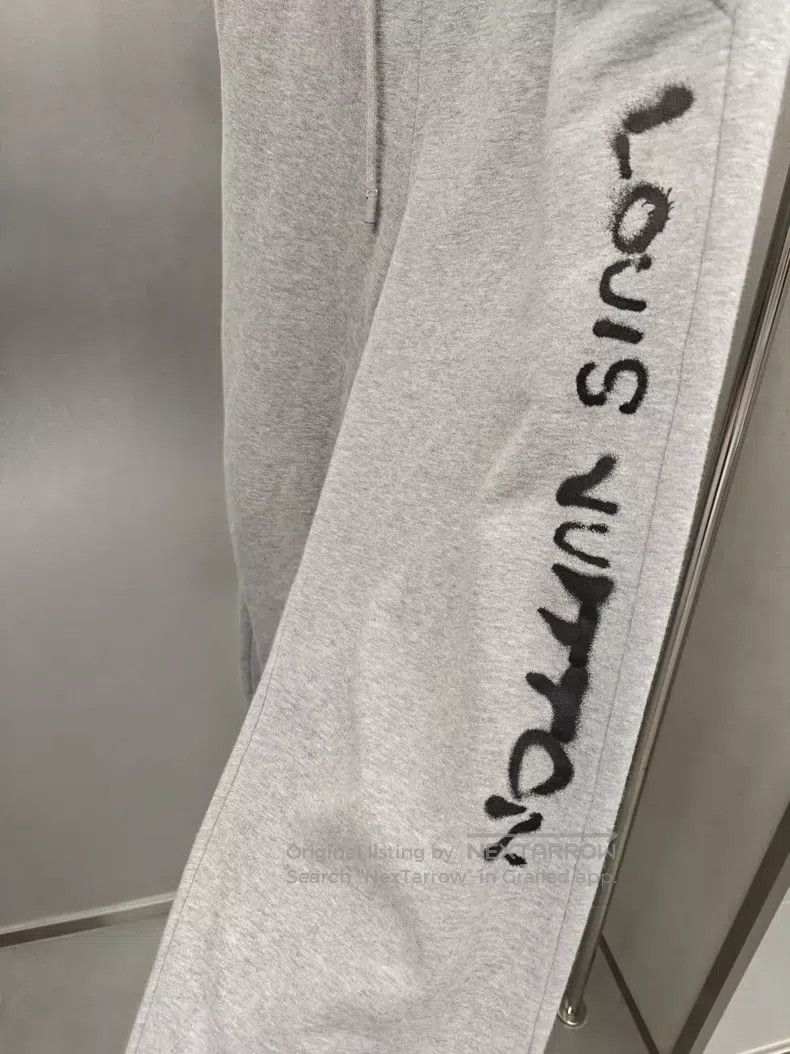 Louis Vuitton Louis Vuitton size xs Grey monogrammed trousers Size US 28 / EU 44 - 6 Thumbnail