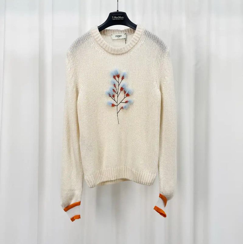 Fendi Fendi Cream Logo Knit Sweater for Women 0089 Size L / US 10 / IT 46 - 1 Thumbnail