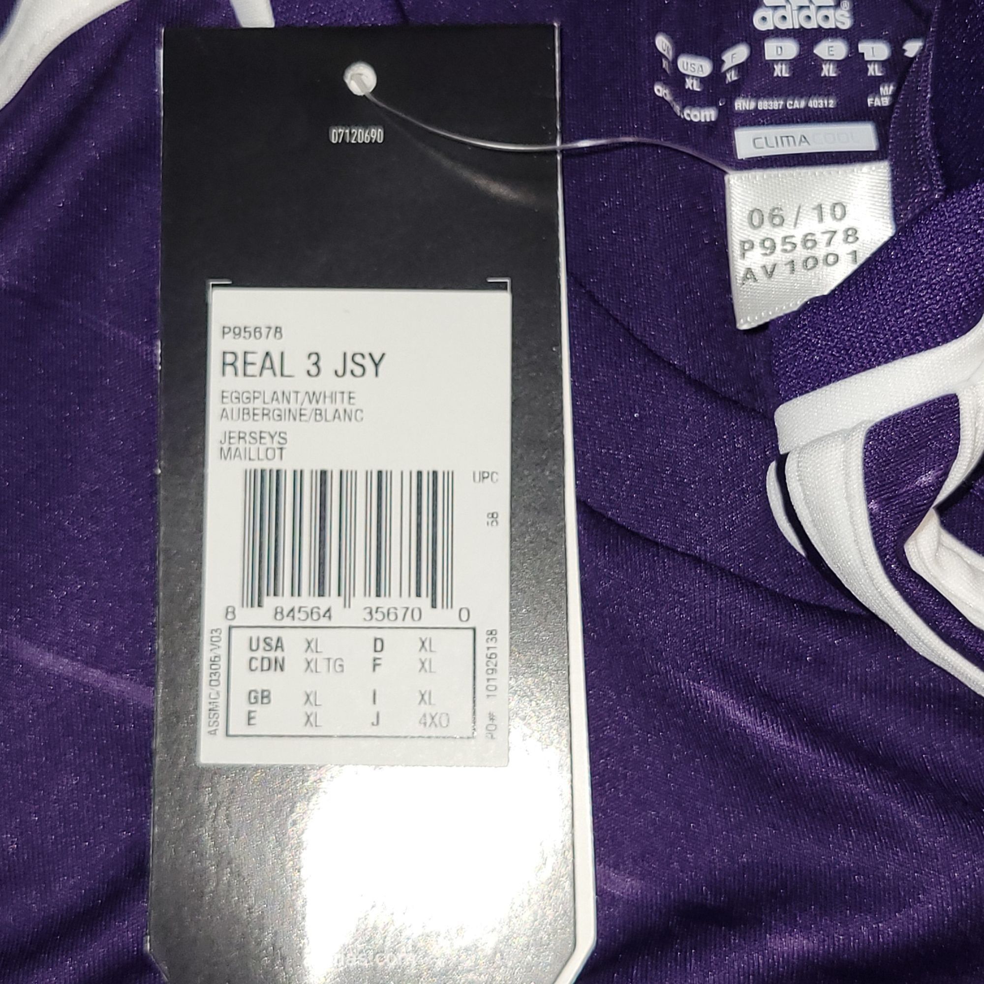 Adidas Ronaldo Real Madrid 2010 2011 Third Soccer Jersey BNWT XL Size US XL / EU 56 / 4 - 6 Thumbnail