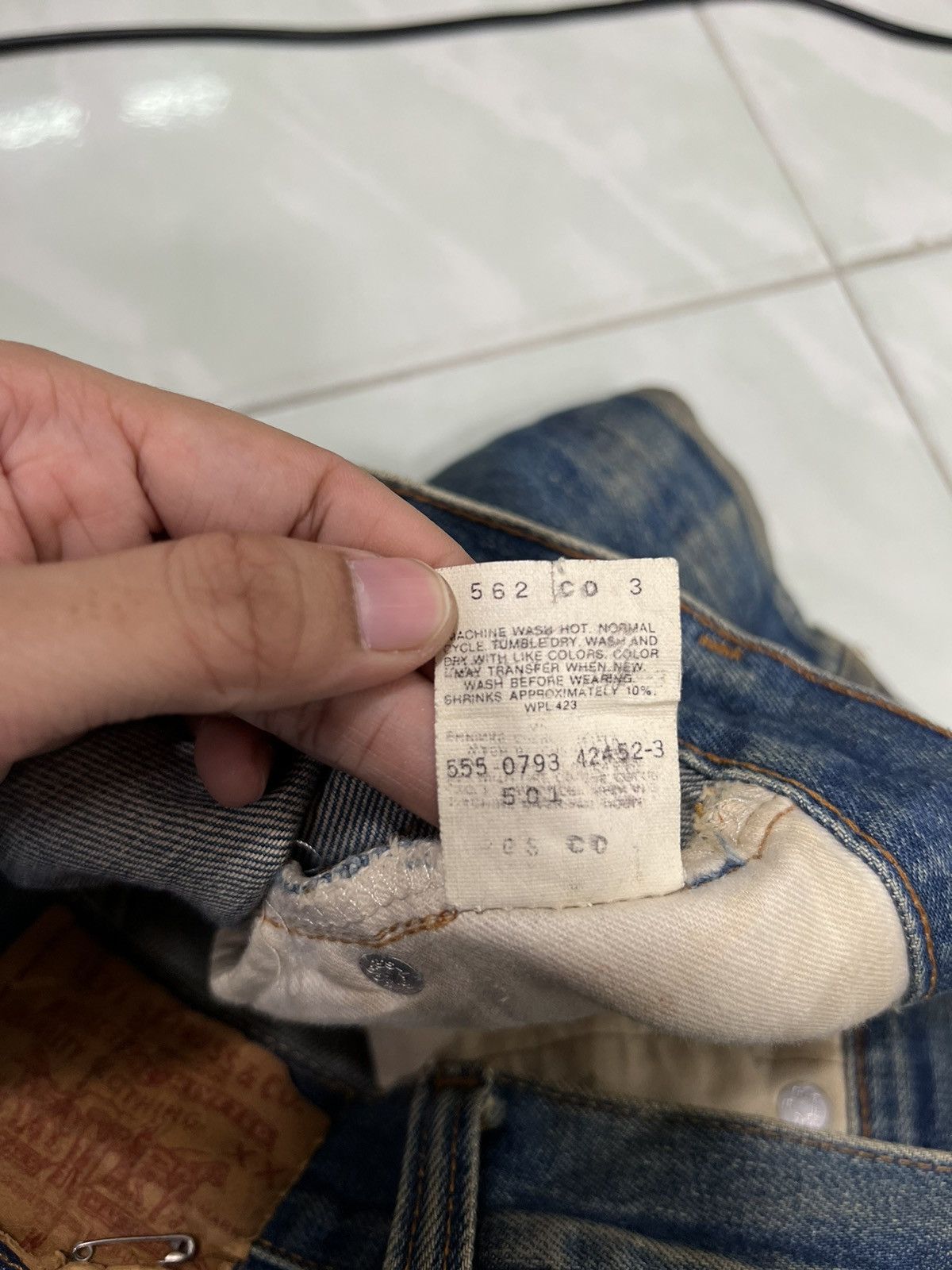 Levi's × Levi's Vintage Clothing × Vintage 🔥 90s VINTAGE LEVIS BIG E RED LINE DYED DISTRESS DENIM Size US 30 / EU 46 - 19 Thumbnail