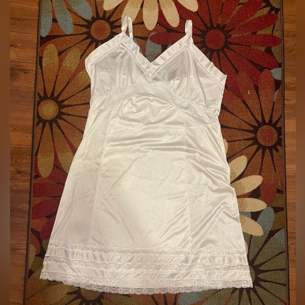 Other Velrose Mexico white lingerie w/ adjustable straps size 46 Size ONE SIZE - 1 Thumbnail