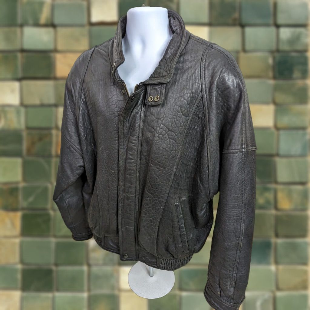 Vintage VINTAGE 80s Black Leather Biker Jacket Mens Large Chest 25" Length 26" Zippered Pockets Belted Bomber Style Size US L / EU 52-54 / 3 - 1 Thumbnail