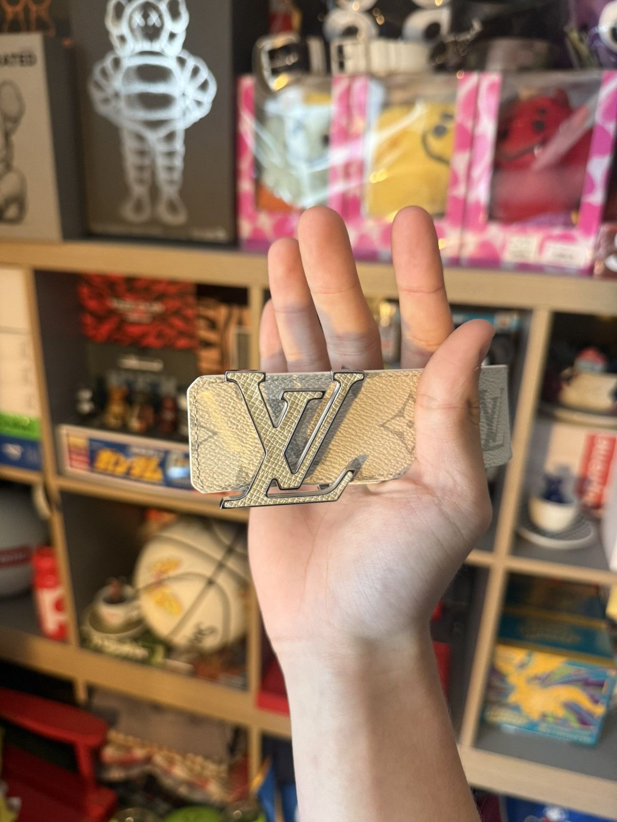 Louis Vuitton Louis Vuitton Initiales 40 MM Reversible Belt Size 32 - 1 Thumbnail