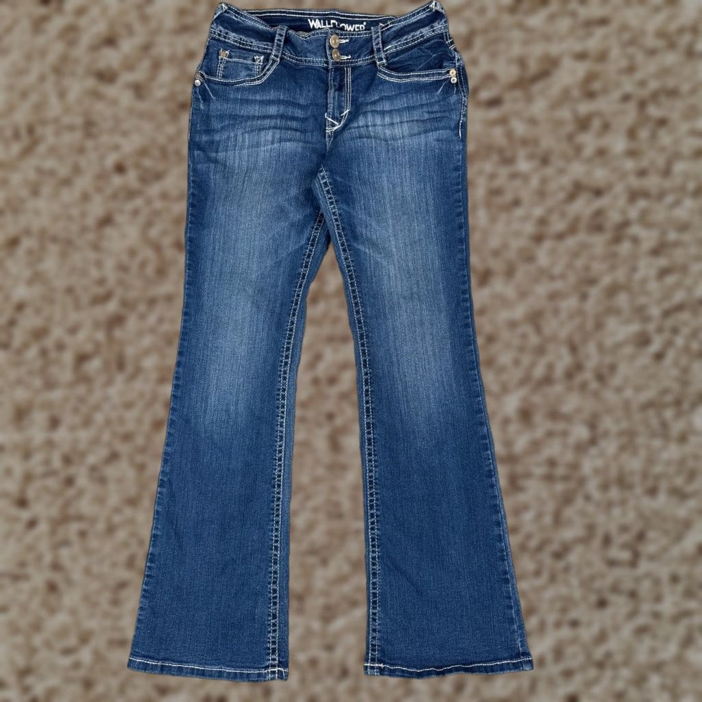 Vintage Wallflower Jeans Juniors 9 Blue Denim Jeans The Luscious Curvy Fit Cotton 28x30 Bootcut Stretch Womens Size 30" / US 8 / IT 44 - 1 Thumbnail