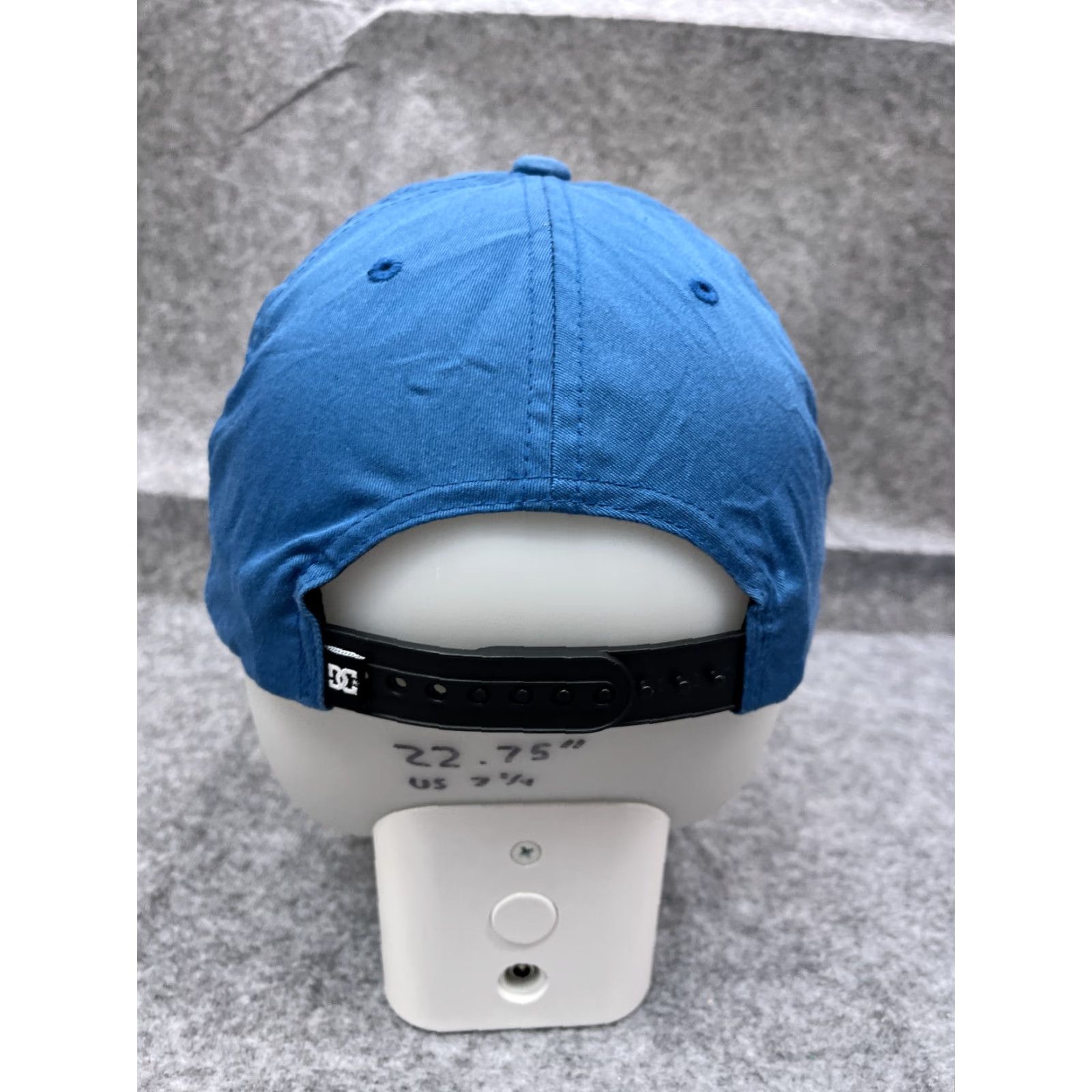 Vintage VINTAGE DC Shoes Snapback Hat Cap Adult 7 1/8 Blue Cotton Skate 90s Mens Size ONE SIZE - 6 Thumbnail