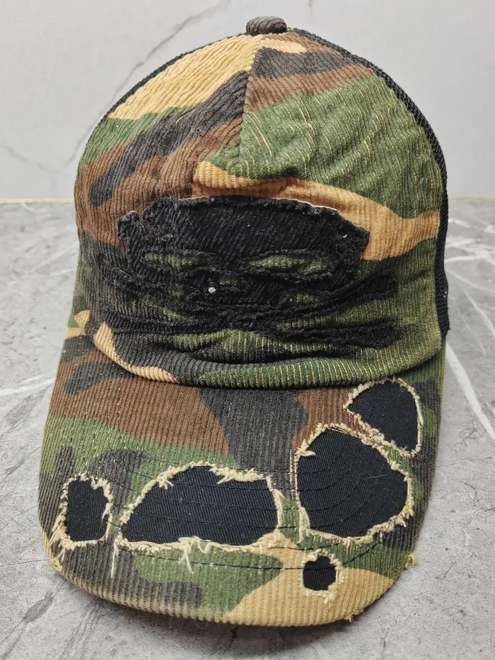 Japanese Brand Vintage Skulls Camo Style Trucker Cap Hat Size ONE SIZE - 1 Thumbnail