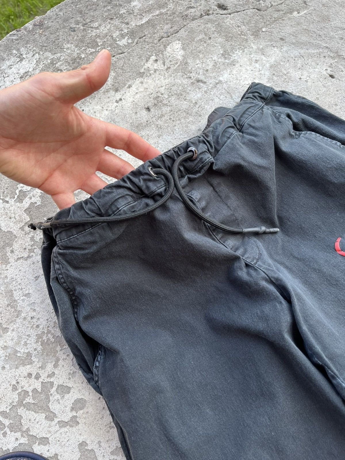 Ed Hardy Ed Hardy x Urban Outfitters Big Logo Cargo Parachute Pants Size 27" / US 4 / IT 40 - 7 Thumbnail