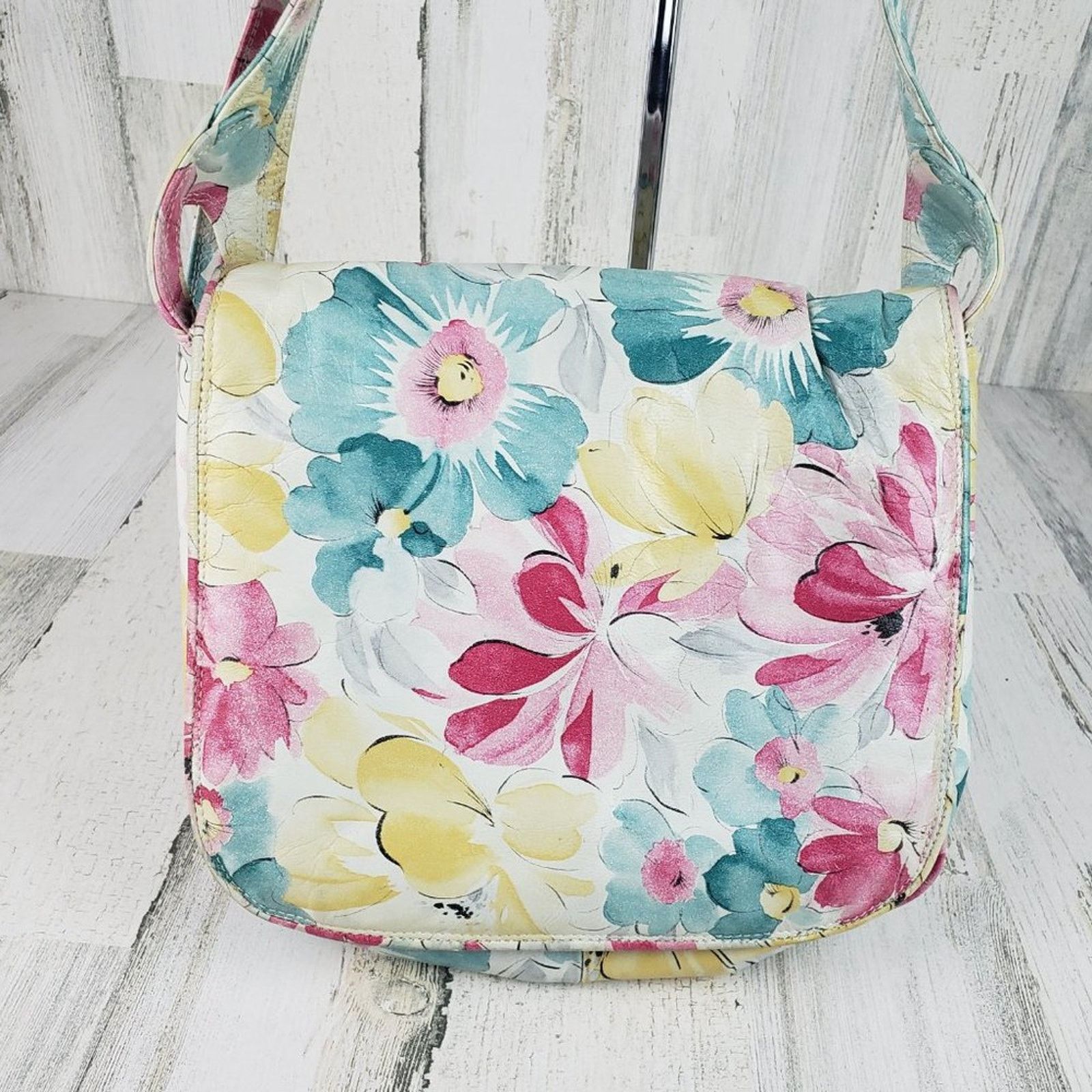 Other Viva of California Crossbody White Multicolored Floral Purse Size ONE SIZE - 3 Thumbnail