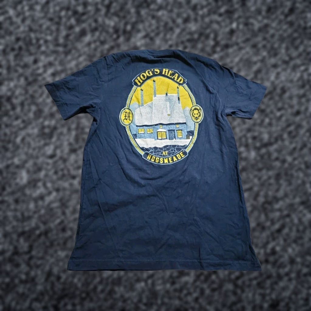Vintage VINTAGE Universal Studios Hollywood Fantastic Beasts T-Shirt Men Large Blue Short Sleeve Crew Neck University Theme Size US L / EU 52-54 / 3 - 1 Thumbnail