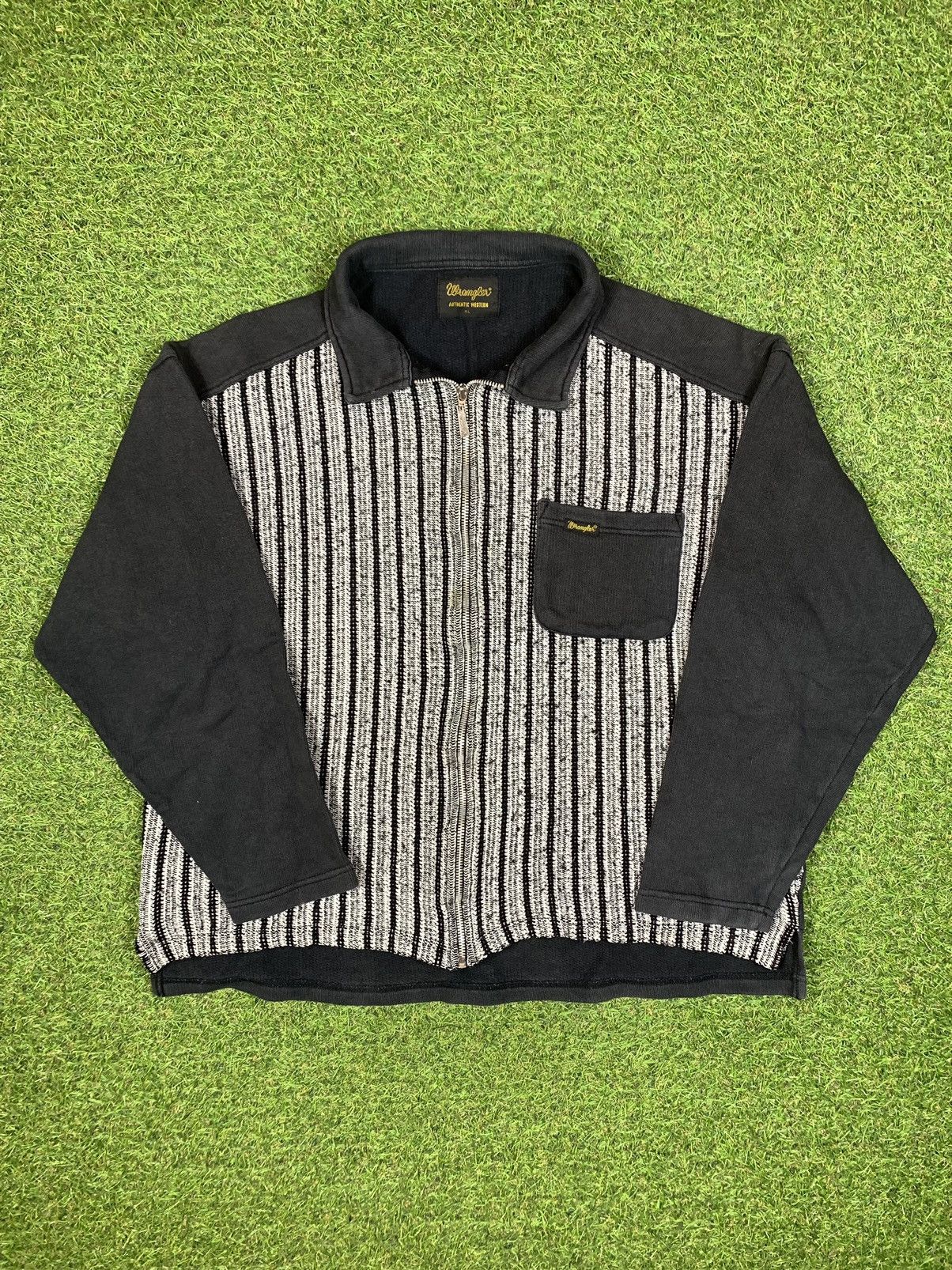 Vintage Vintage 90s Wrangler zip up sweatshirt streetwear size XL Size US XL / EU 56 / 4 - 1 Thumbnail