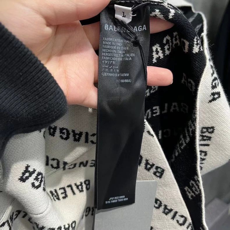 Balenciaga Balenciaga latest white letter logo inlaid single row butto Size US S / EU 44-46 / 1 - 3 Thumbnail