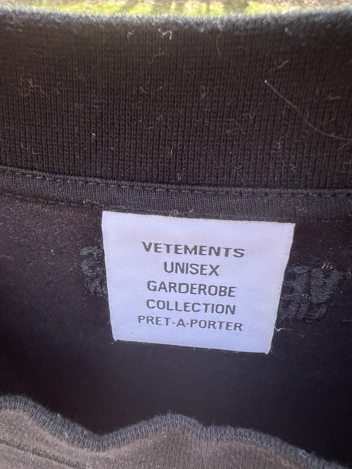 Vetements Vetements “Neon Limited Edition” Black Tee Size US L / EU 52-54 / 3 - 4 Thumbnail
