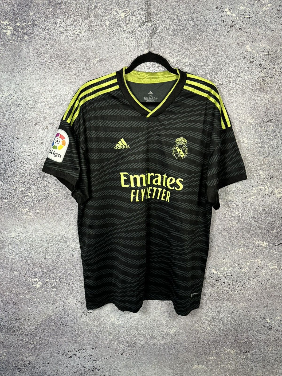 Other Vintage Real Madrid 2022/23 Third Soccer Jersey 4XL Size US XXL / EU 58 / 5 - 1 Thumbnail