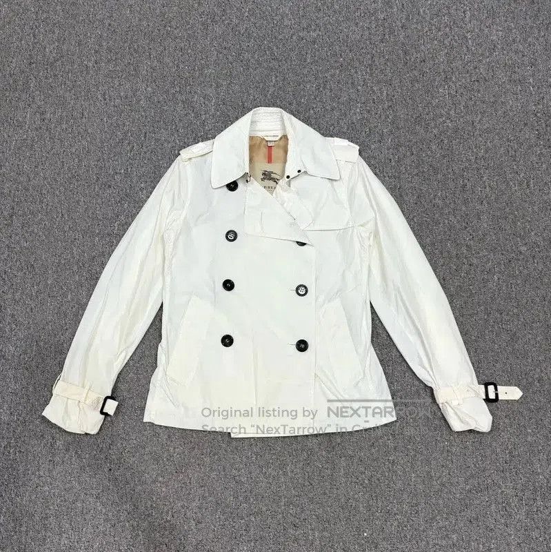 Burberry Burberry White Polyester Women's Jacket. Size S / US 4 / IT 40 - 1 Thumbnail