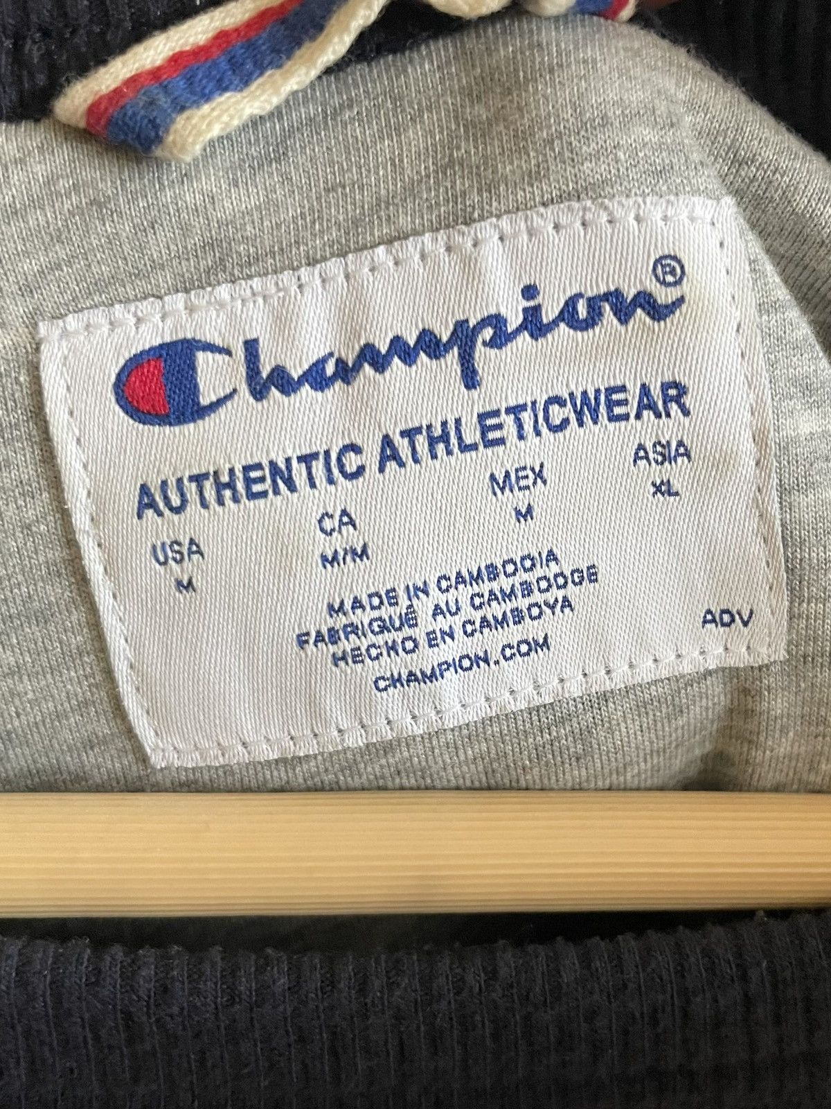 Champion Navy blue champion crew neck Size US M / EU 48-50 / 2 - 4 Thumbnail