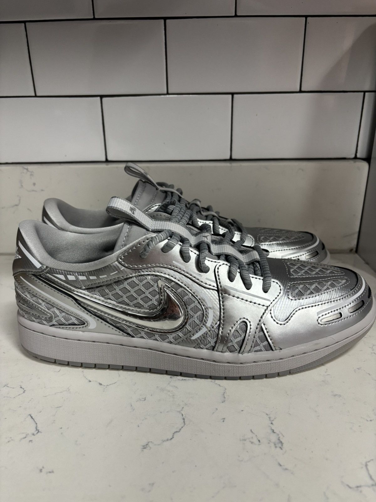 Other Jordan 1 Method of Make “Metallic Silver” Size US 11.5 / EU 44-45 - 1 Thumbnail