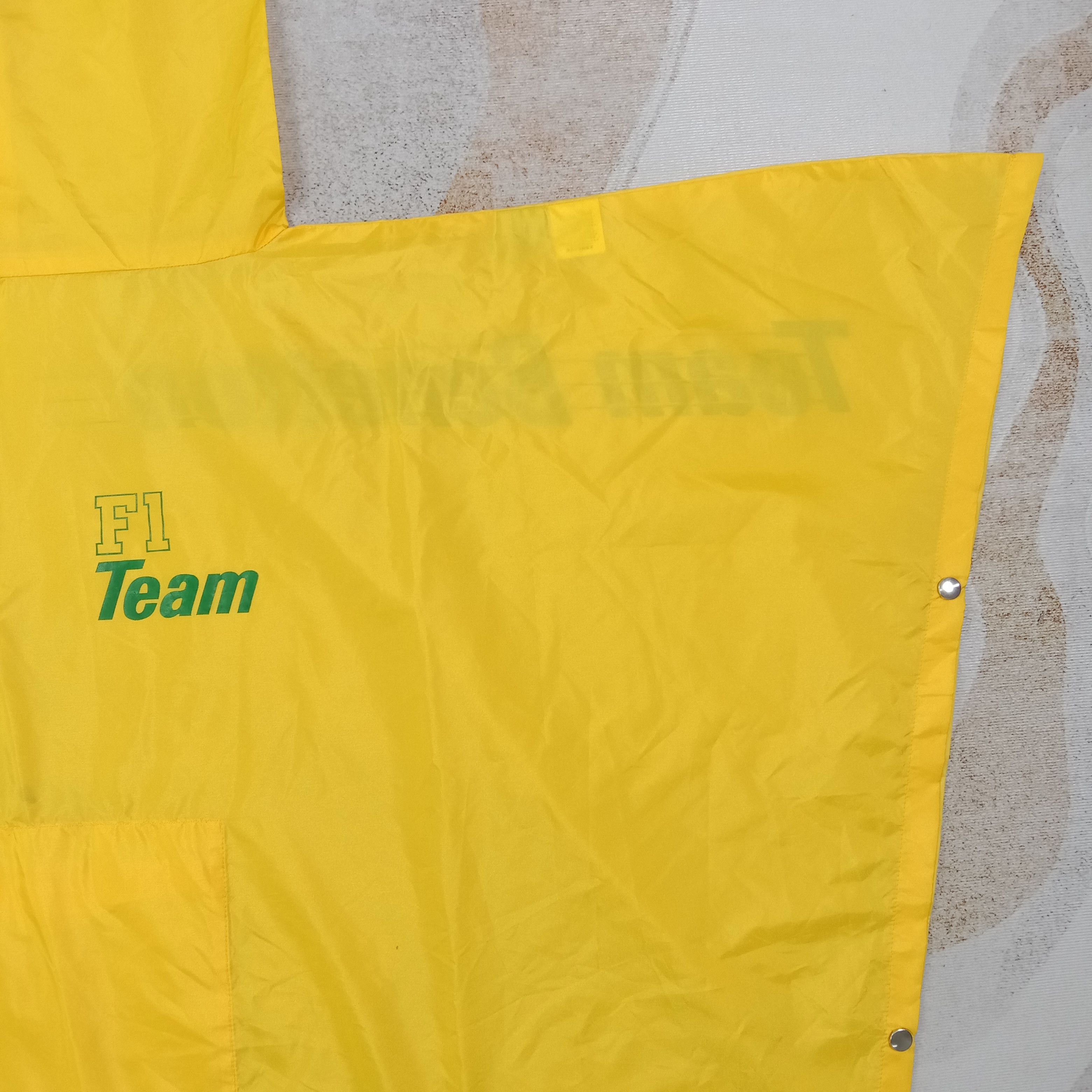Benetton Benetton Formula One Racing Team Raincoat C269N15 Size US L / EU 52-54 / 3 - 4 Thumbnail