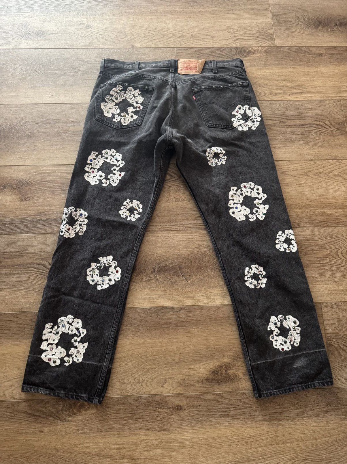 DENIM TEARS Denim Tears x Levi's 501 Cotton Rhinestone Wreath Jeans Size US 38 / EU 54 - 2 Thumbnail