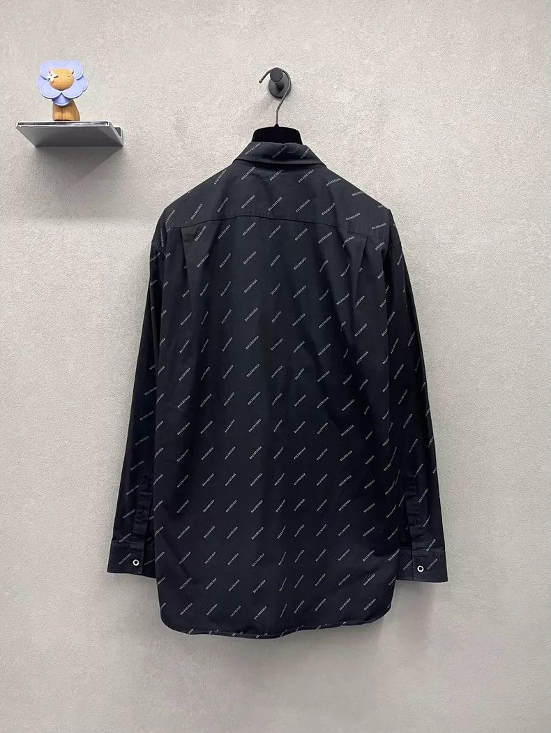 Balenciaga Balenciaga size 38 Logo Full Print Single Breasted Casual Size M / US 6-8 / IT 42-44 - 2 Thumbnail