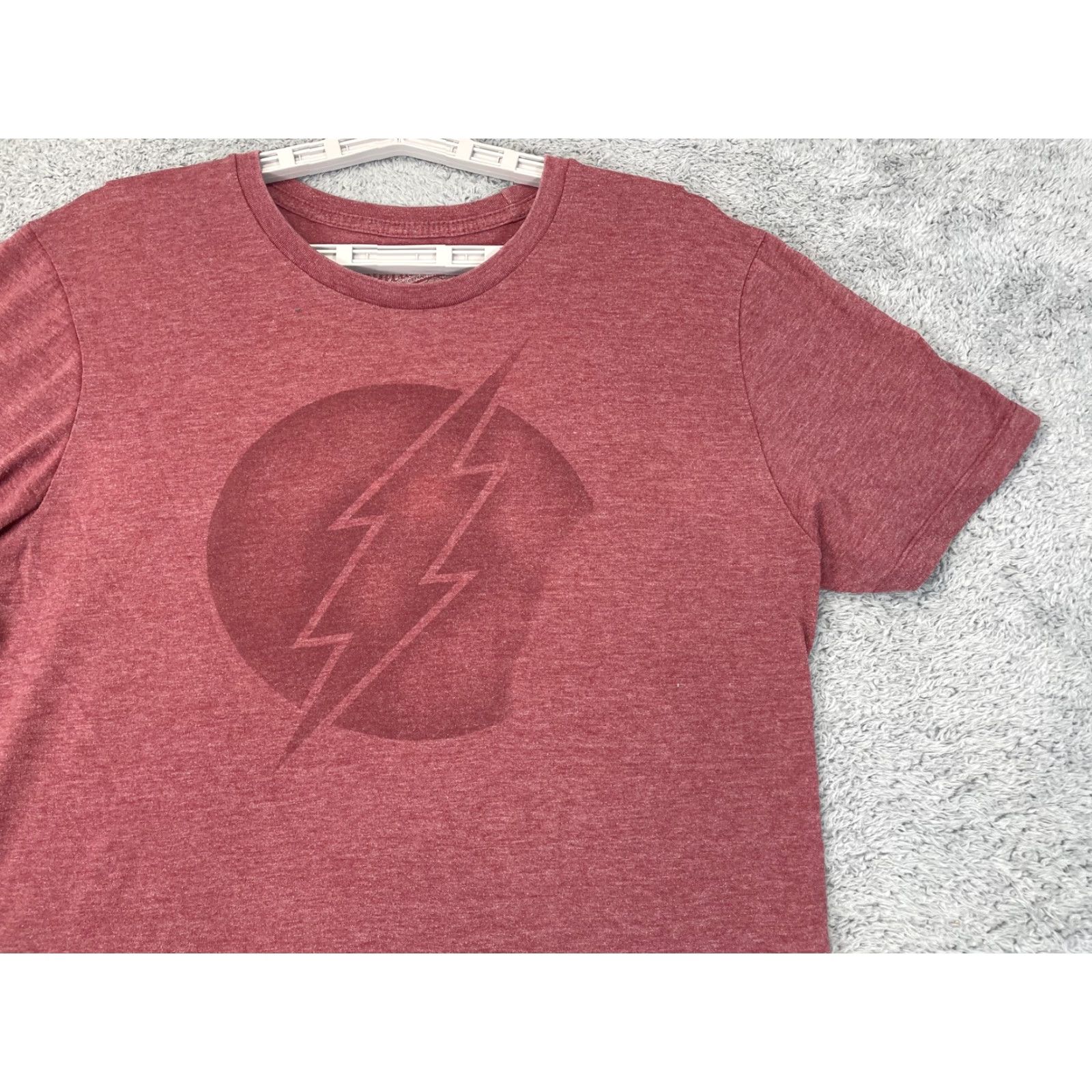 Old Navy Old Navy Shirt Mens Large Red Lightning Bolt Graphic Tee Collectabilitees Soft Size US L / EU 52-54 / 3 - 2 Thumbnail