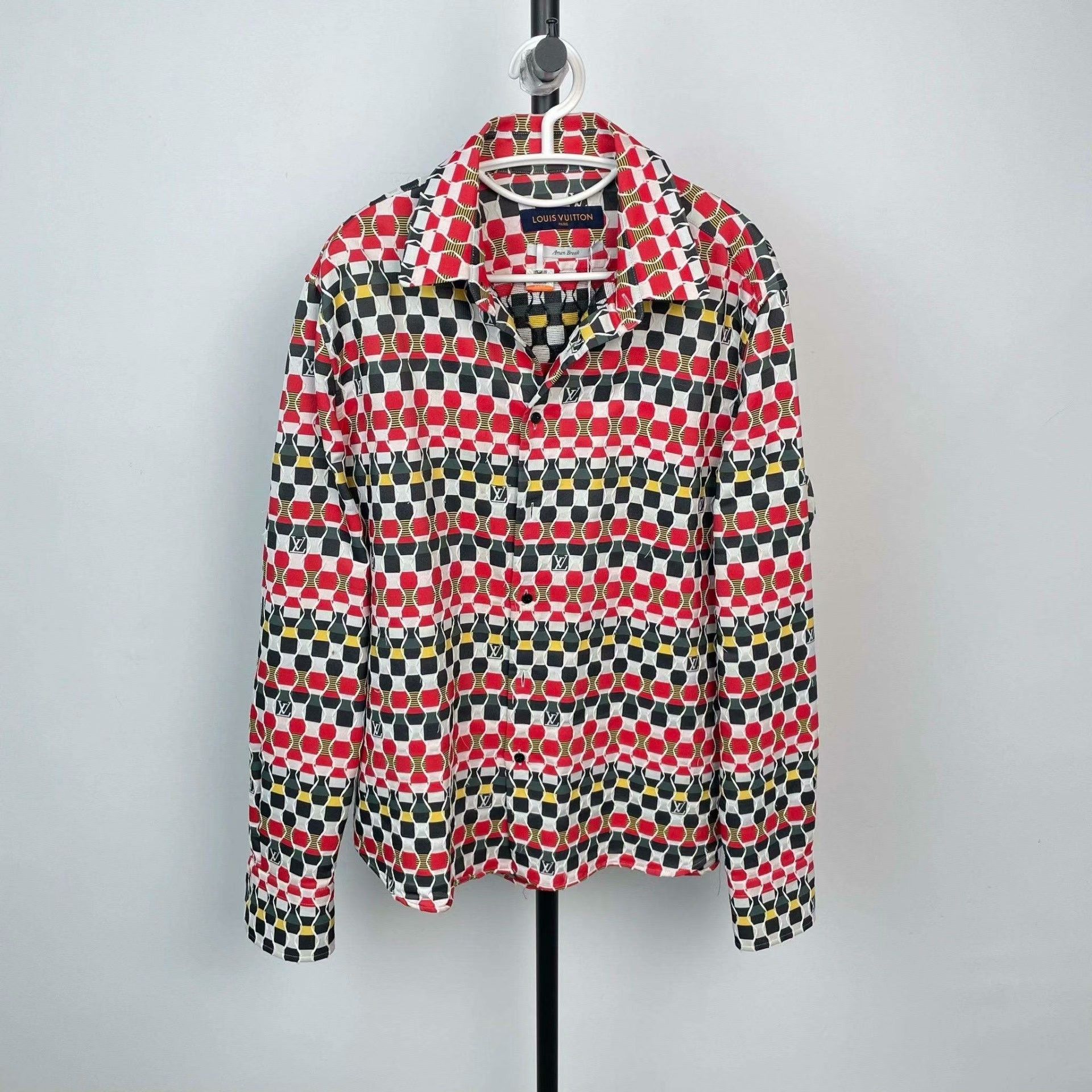 Louis Vuitton Louis Vuitton Cotton Red Shirt M Men Size US M / EU 48-50 / 2 - 1 Thumbnail