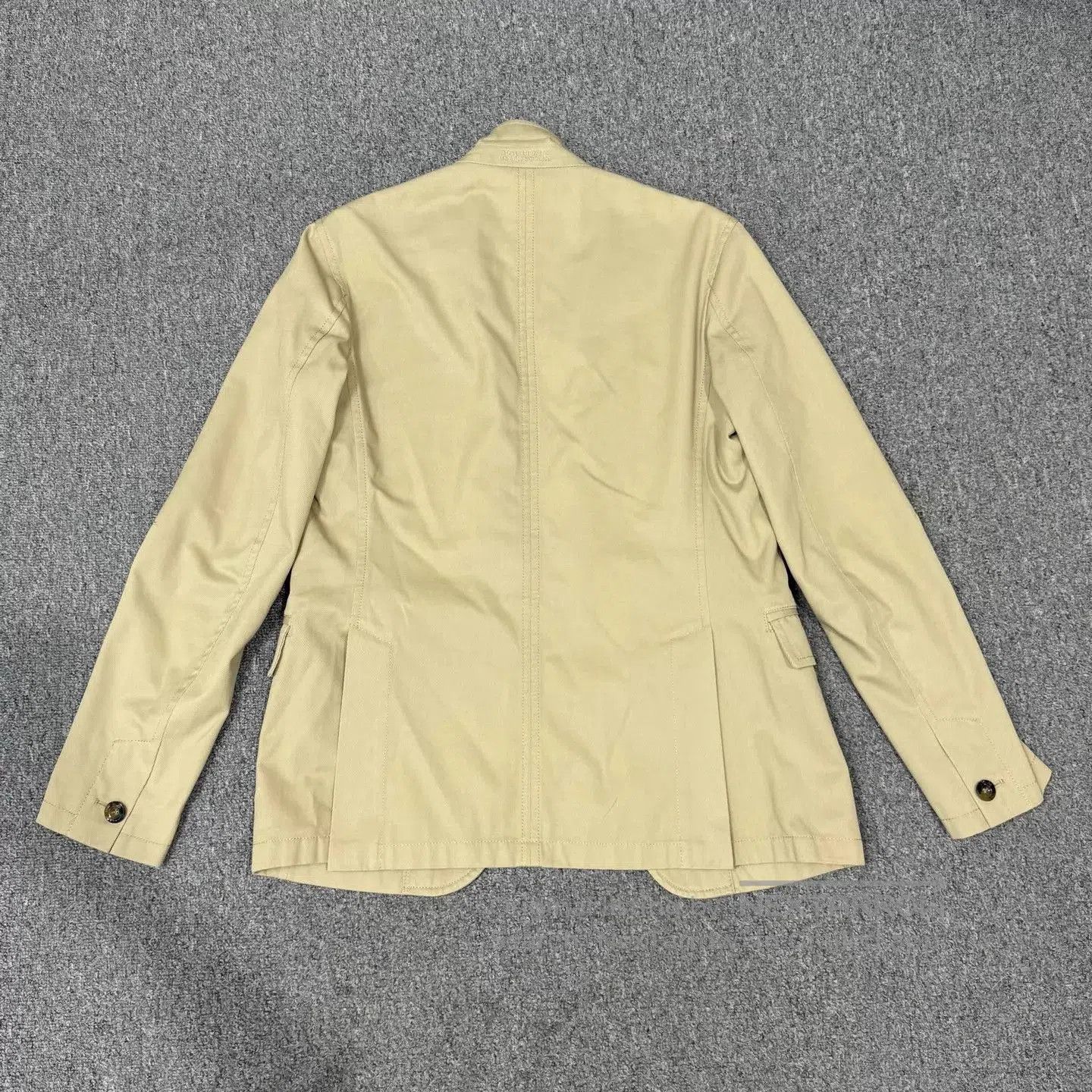 Burberry Beige Light Jacket with Pockets - Size M. Size US M / EU 48-50 / 2 - 2 Thumbnail