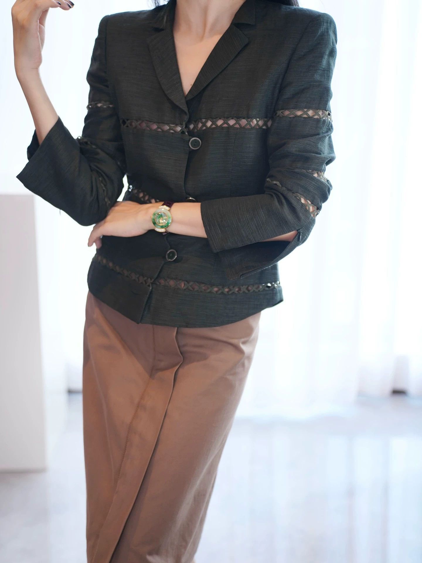 Salvatore Ferragamo Ferragamo Vintage Olive Silk Linen Cutout Blazer Fr36 Size XS / US 0-2 / IT 36-38 - 1 Thumbnail