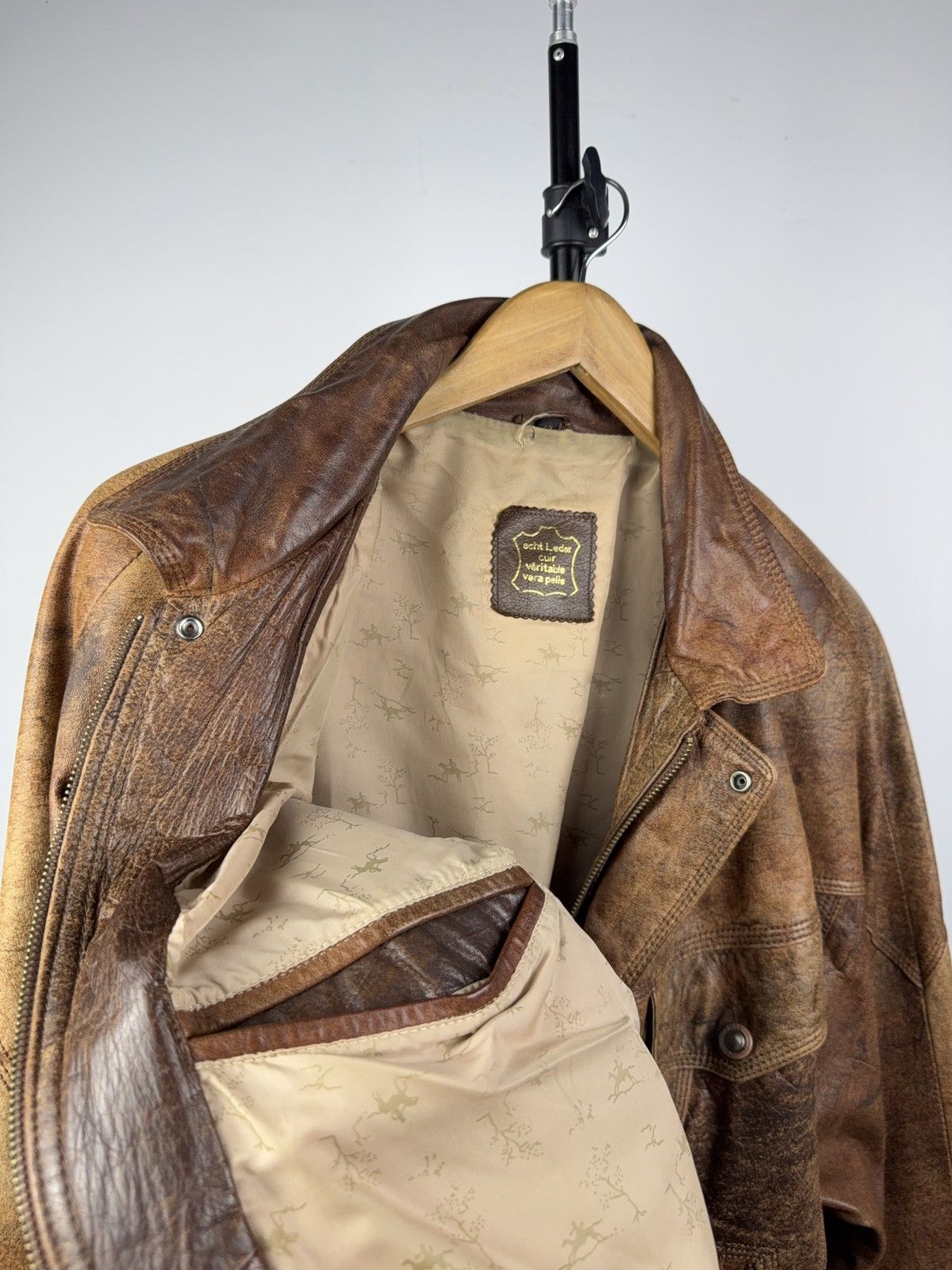 Japanese Brand Vintage Avant Garde Faded Western Margela Leather Jacket Size US L / EU 52-54 / 3 - 9 Thumbnail