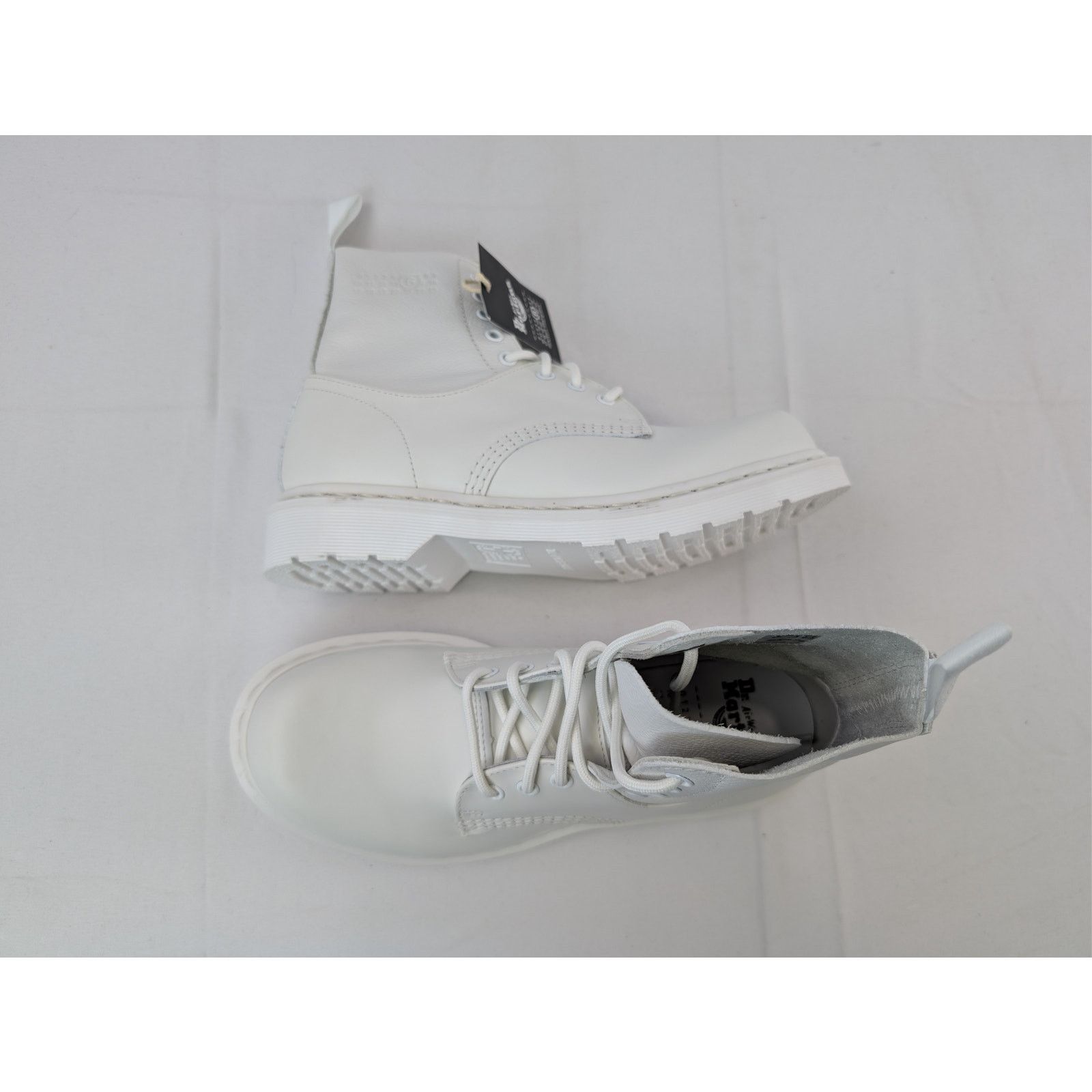 Maison Margiela o1rshd1 Margiela Tabi Boots in White | Grailed display picture 1