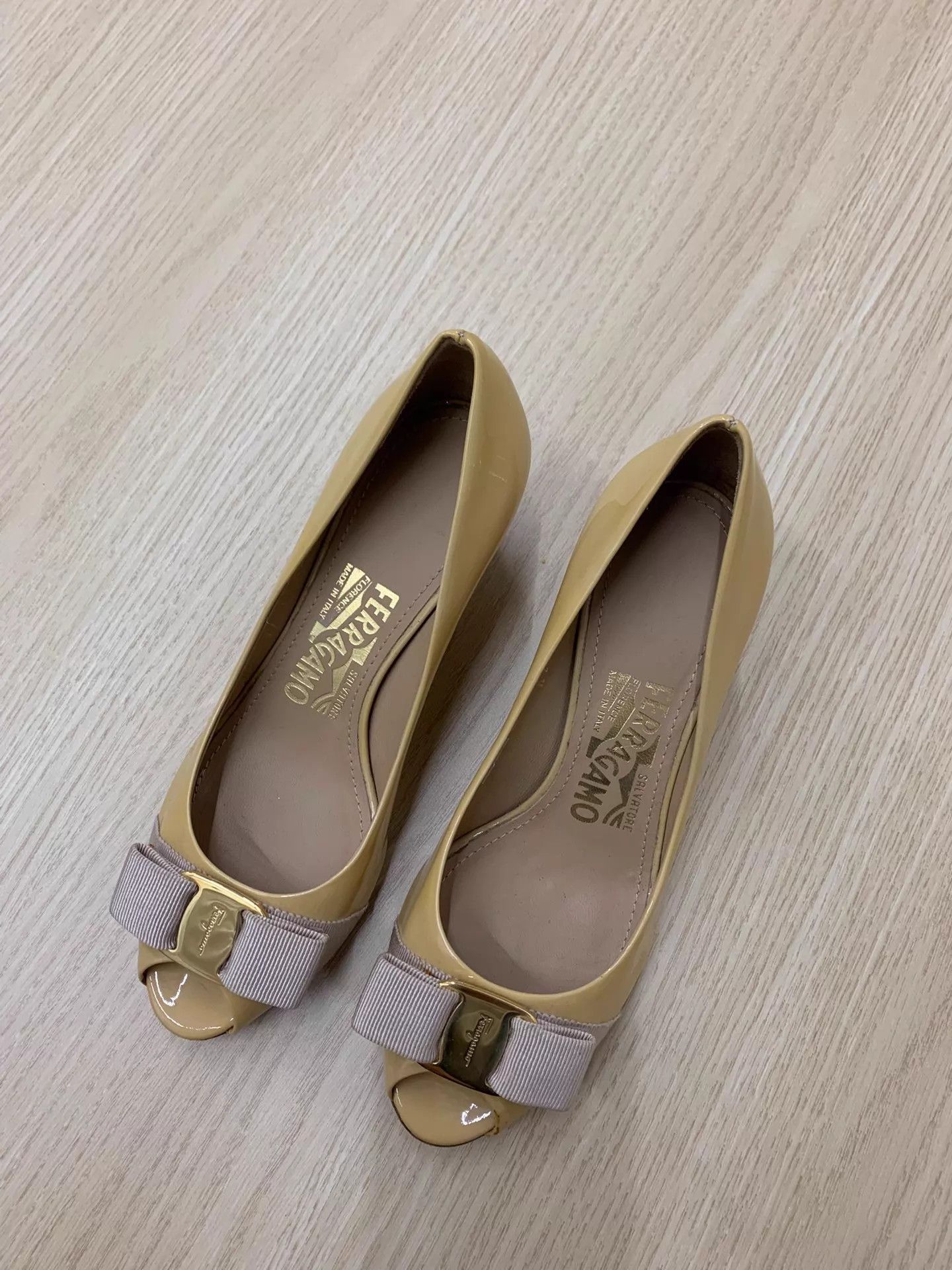 Salvatore Ferragamo FERRAGAMO Yellow Open Toe Bow Heels US 5 Size US 5 / IT 35 - 1 Thumbnail