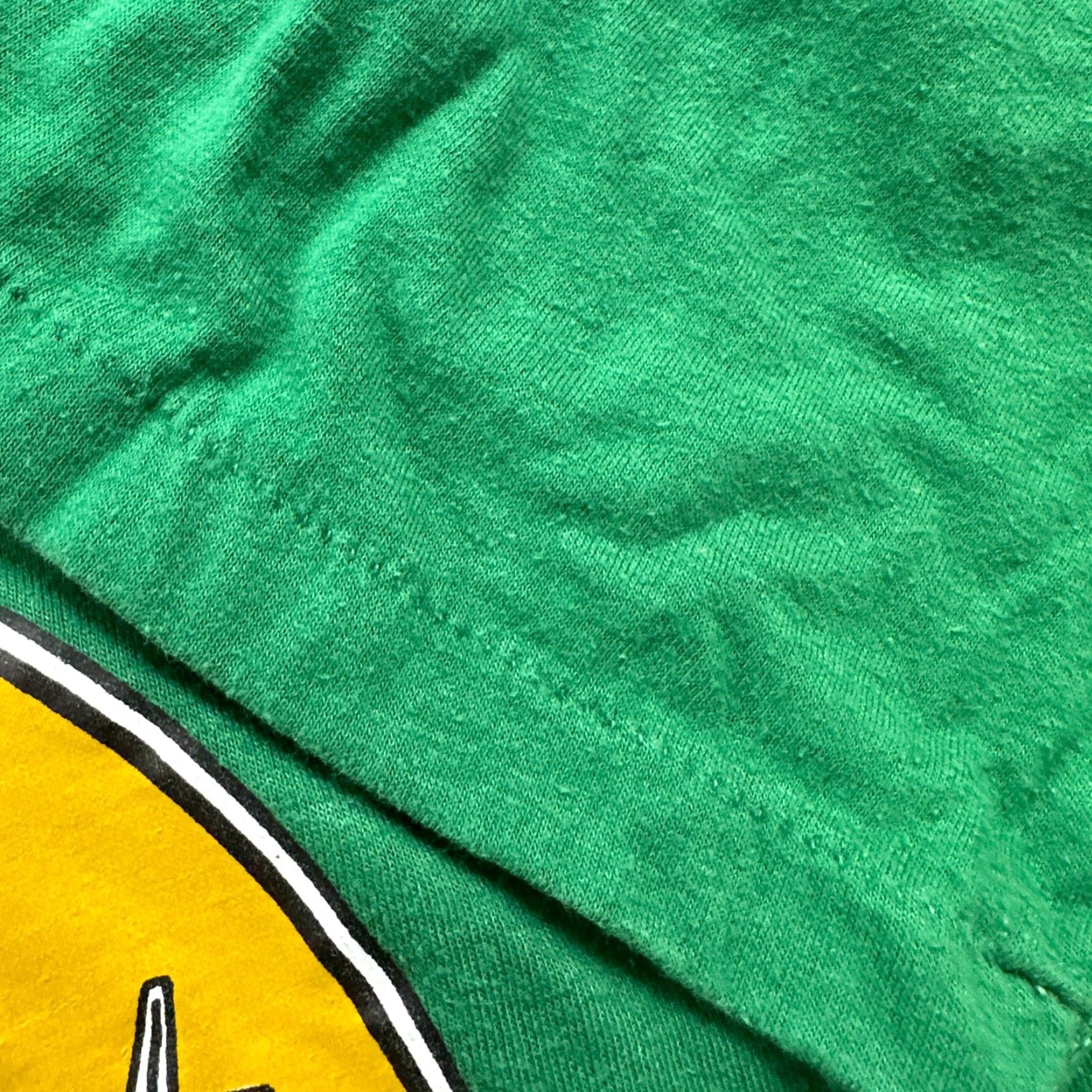 Vintage VINTAGE Men T-Shirt Crew Neck Short Sleeve Green Space Shuttle Desert 80s 1982 Military Size US L / EU 52-54 / 3 - 5 Thumbnail