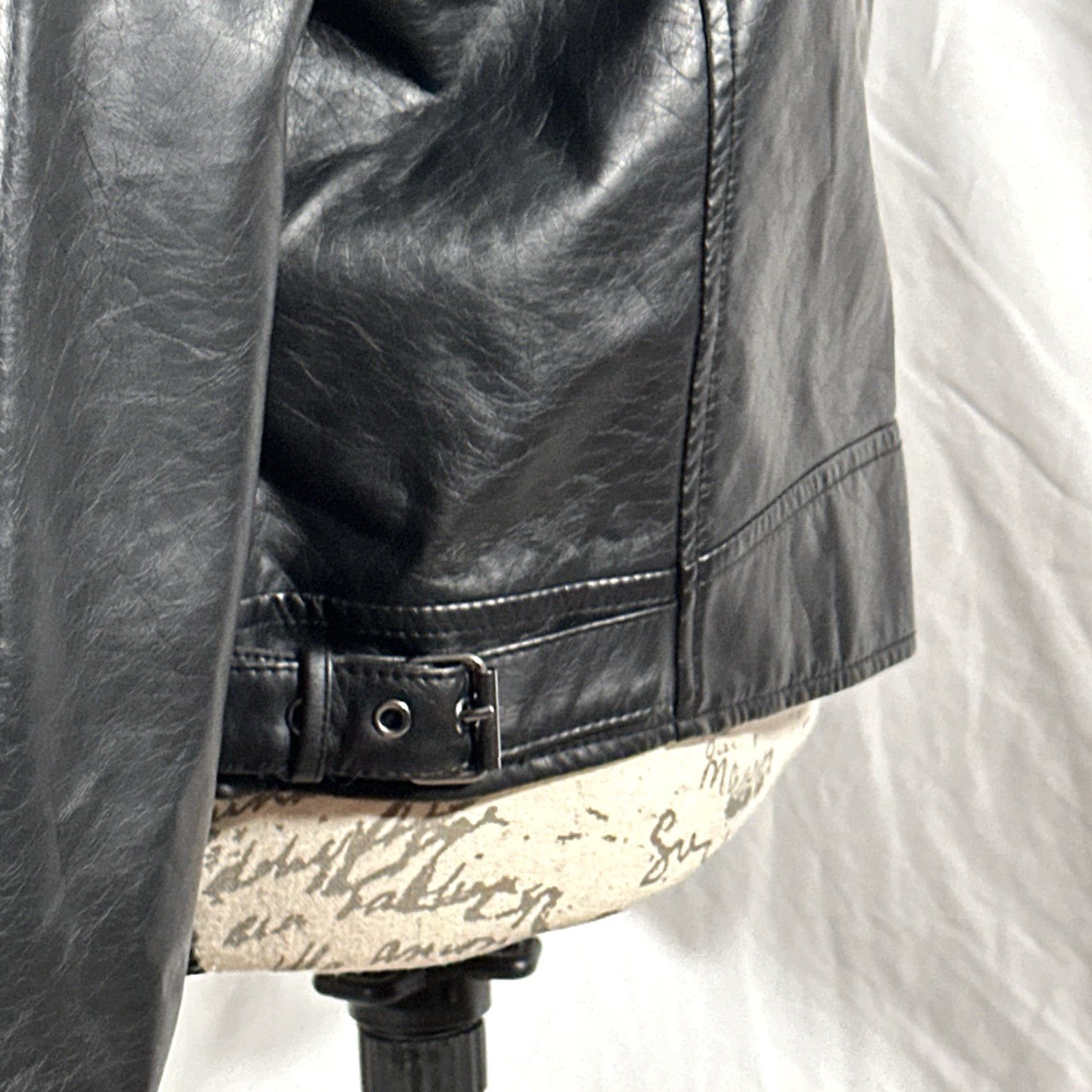 Vintage Maralyn & Me Black Moto Jacket Juniors Extra Large Faux Leather Rockabilly Biker Cropped Short Jacket Style Motorcycle Coat for Women Size XL / US 12-14 / IT 48-50 - 5 Thumbnail