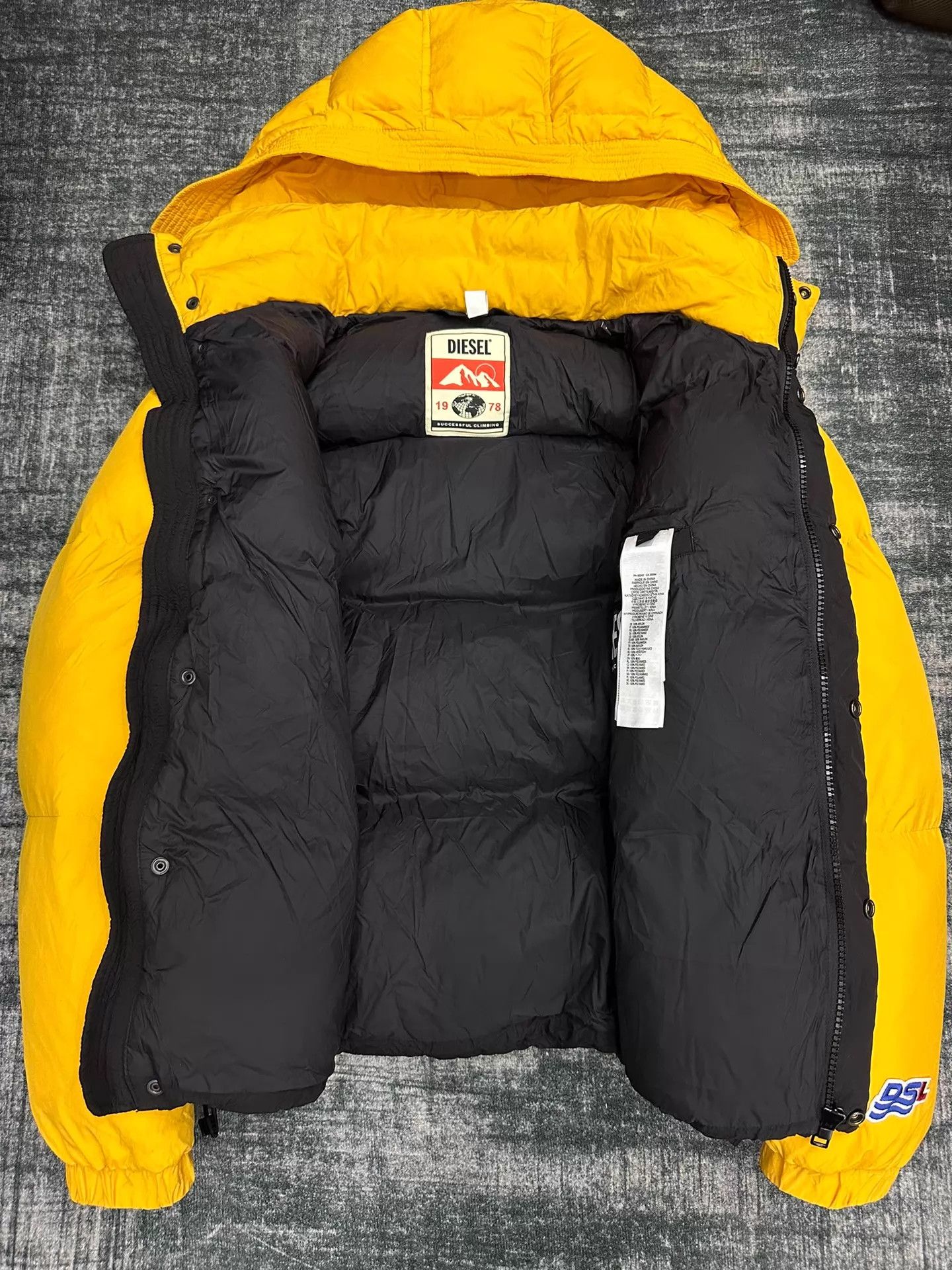 Diesel Diesel 22fw colorblocked hood puffer black-yellow M Size US M / EU 48-50 / 2 - 4 Thumbnail